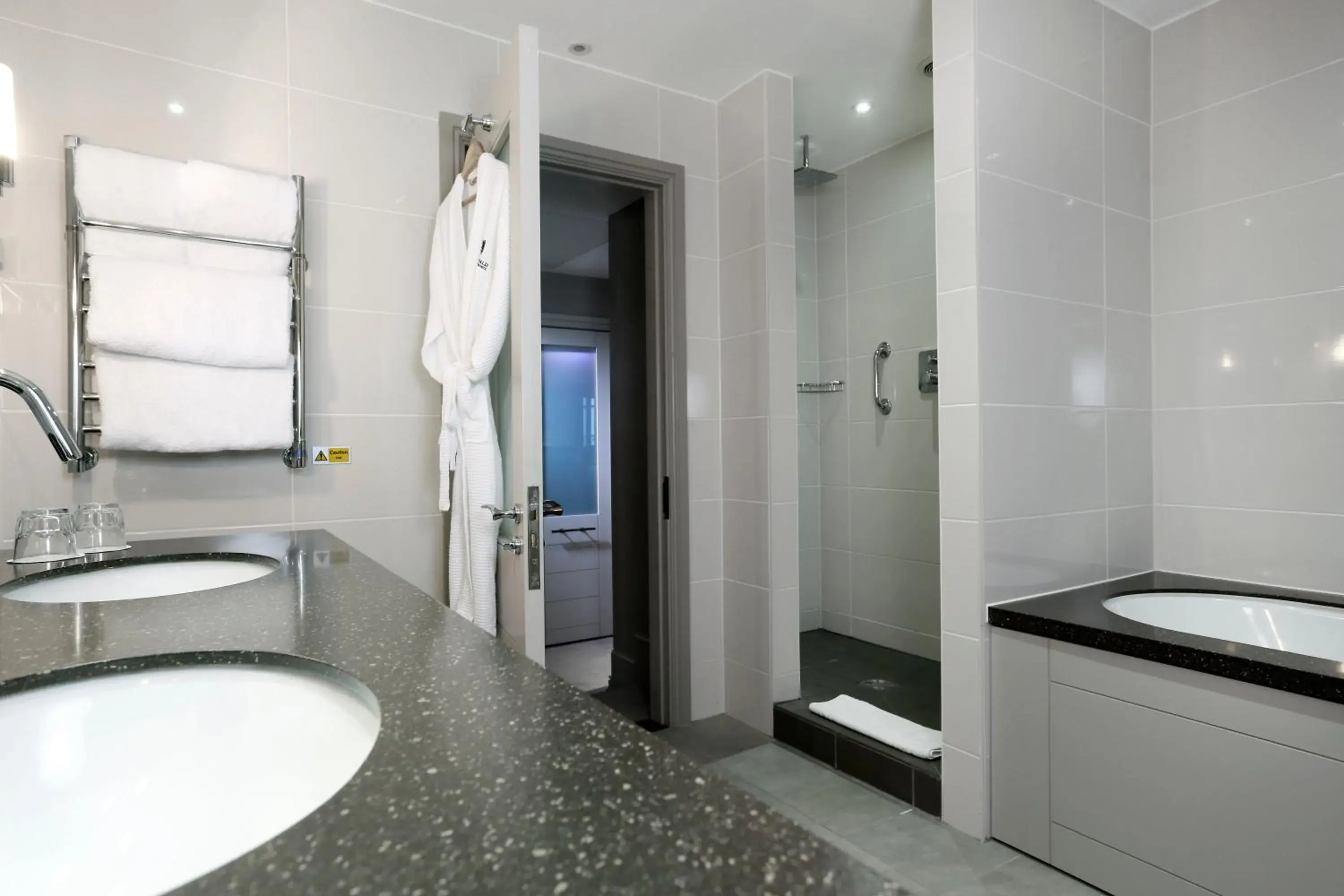 Standard Double Room in Macdonald Windsor Standard Double Room in Macdonald Windsor