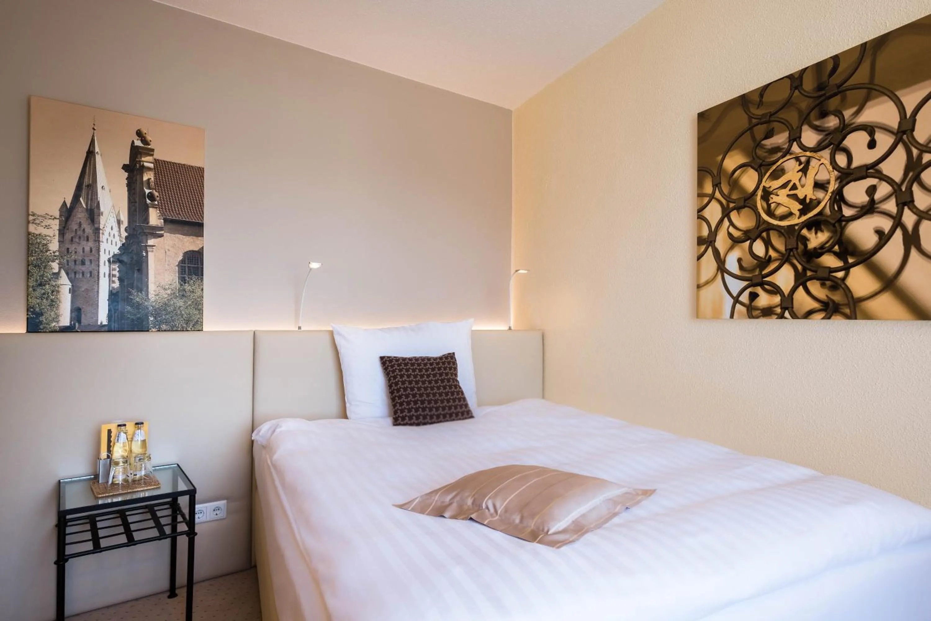 Photo of the whole room, Bed in Hotel zur Mühle