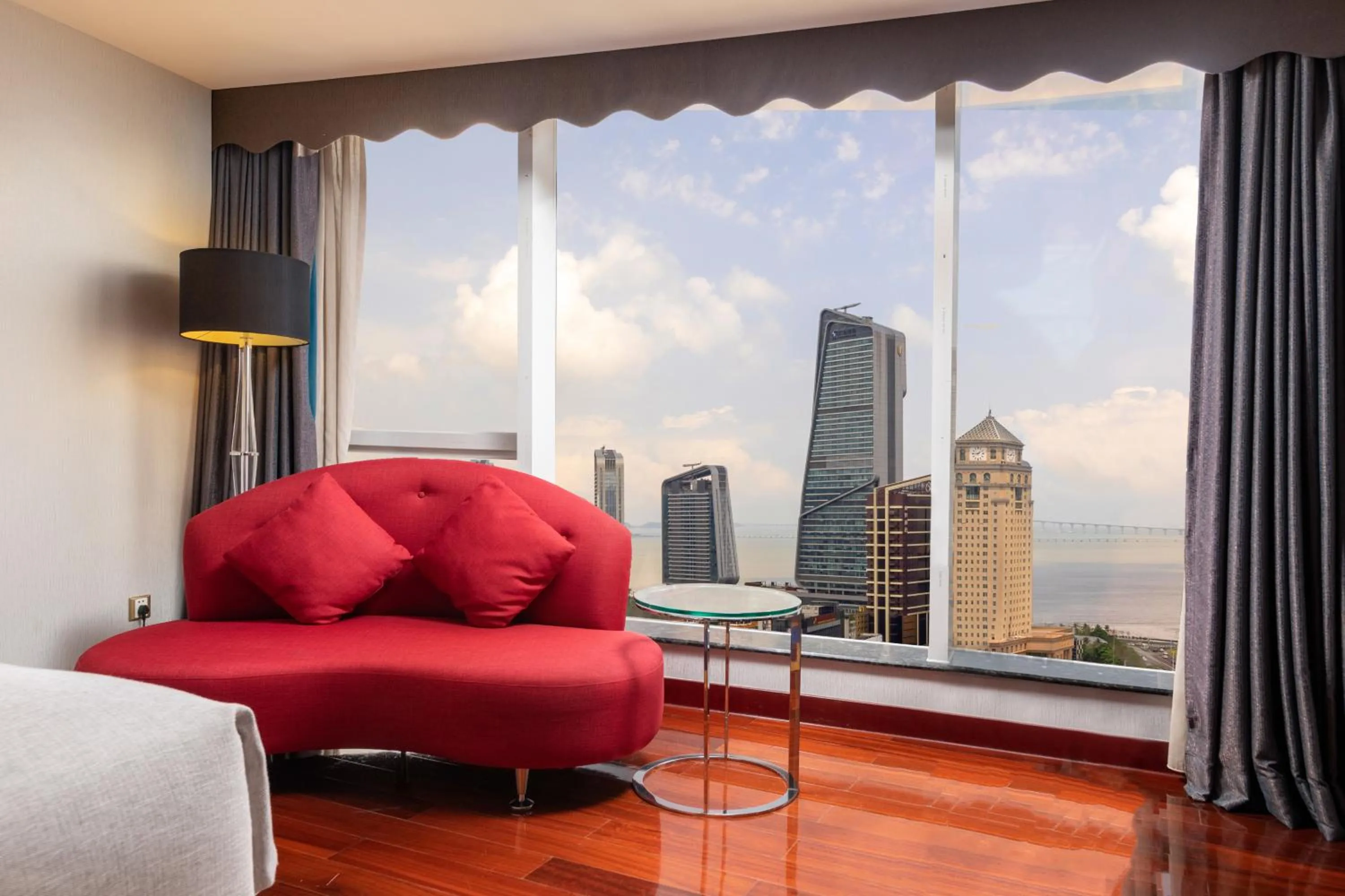 Zhuhai Charming Holiday Hotel - 24hours stay