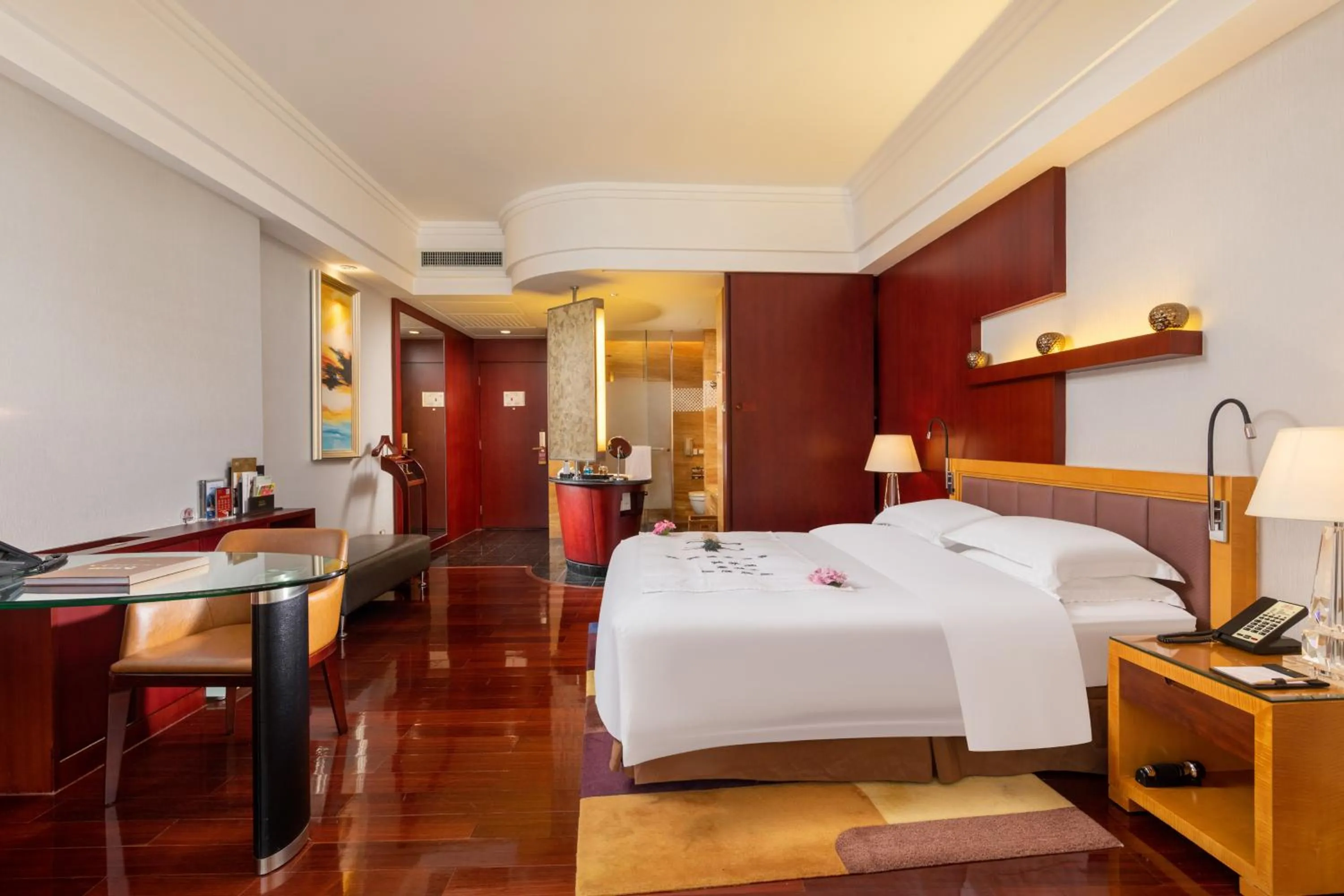 Bed in Zhuhai Charming Holiday Hotel - 24hours stay