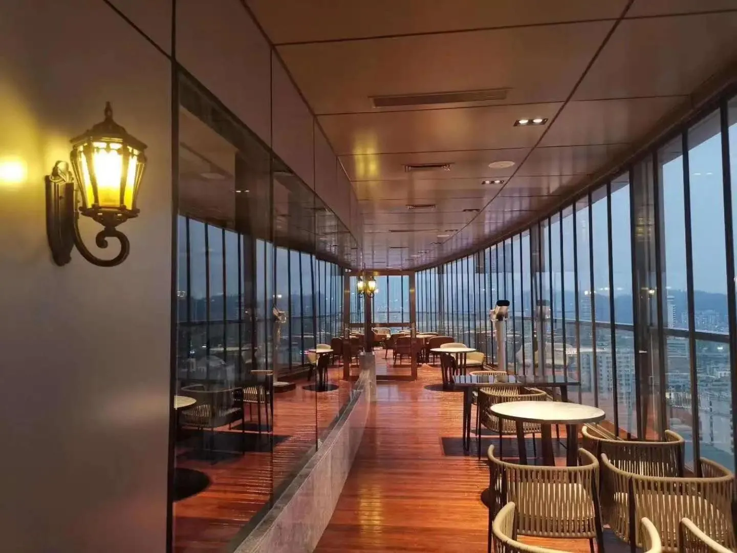 Restaurant/places to eat in Zhuhai Charming Holiday Hotel - 24hours stay