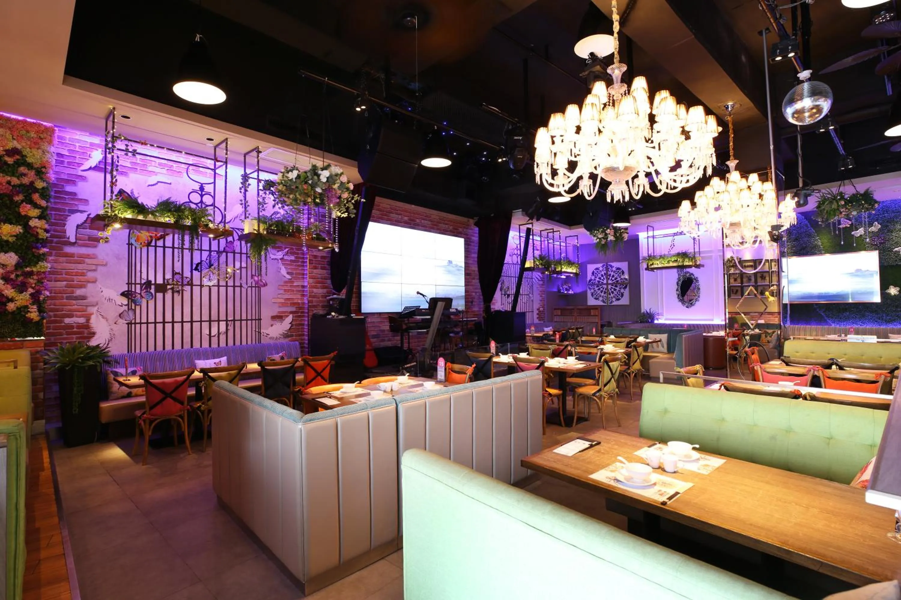 Restaurant/places to eat in Zhuhai Charming Holiday Hotel - 24hours stay