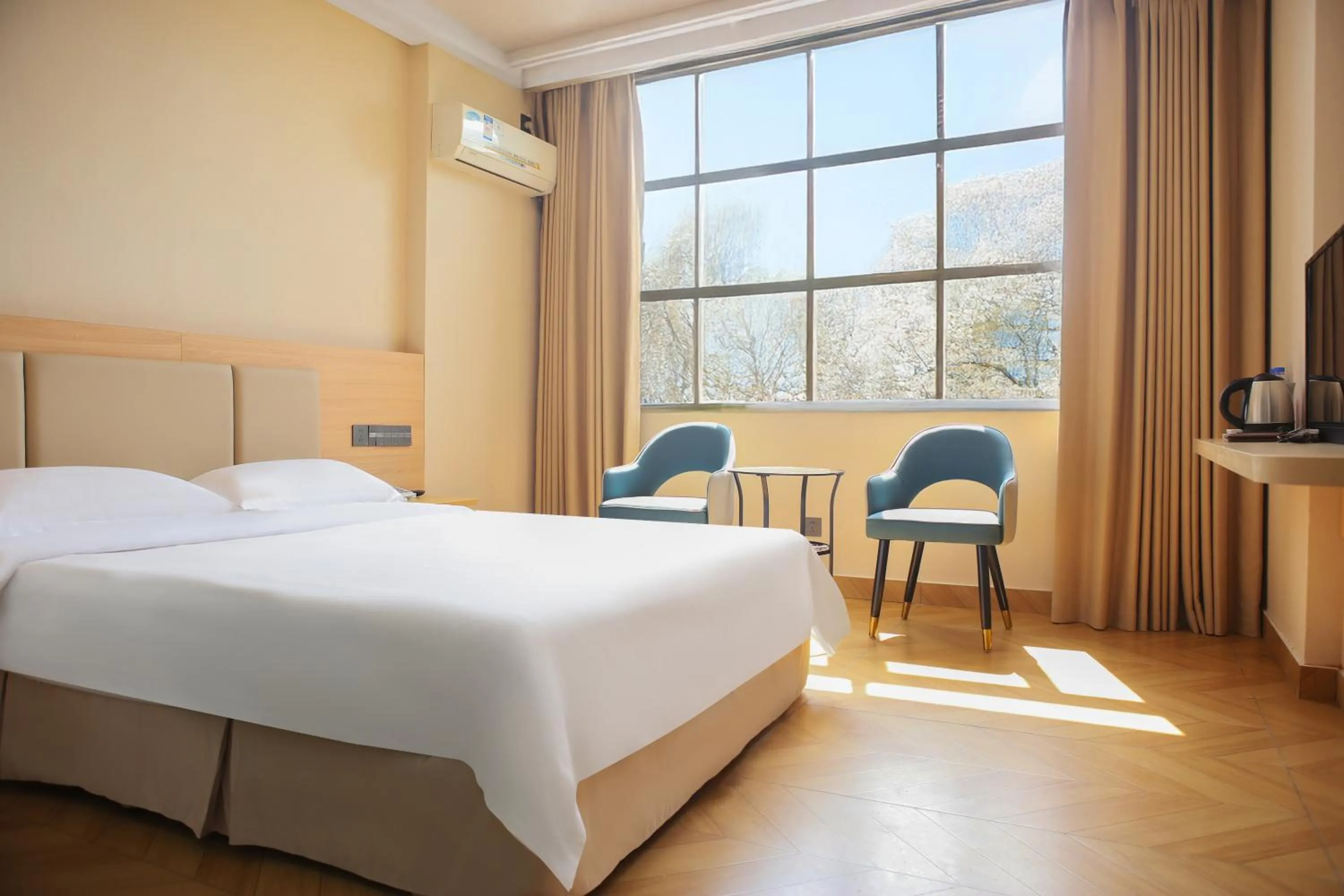 Bed in Shenzhen Green Oasis Hotel, Baoan