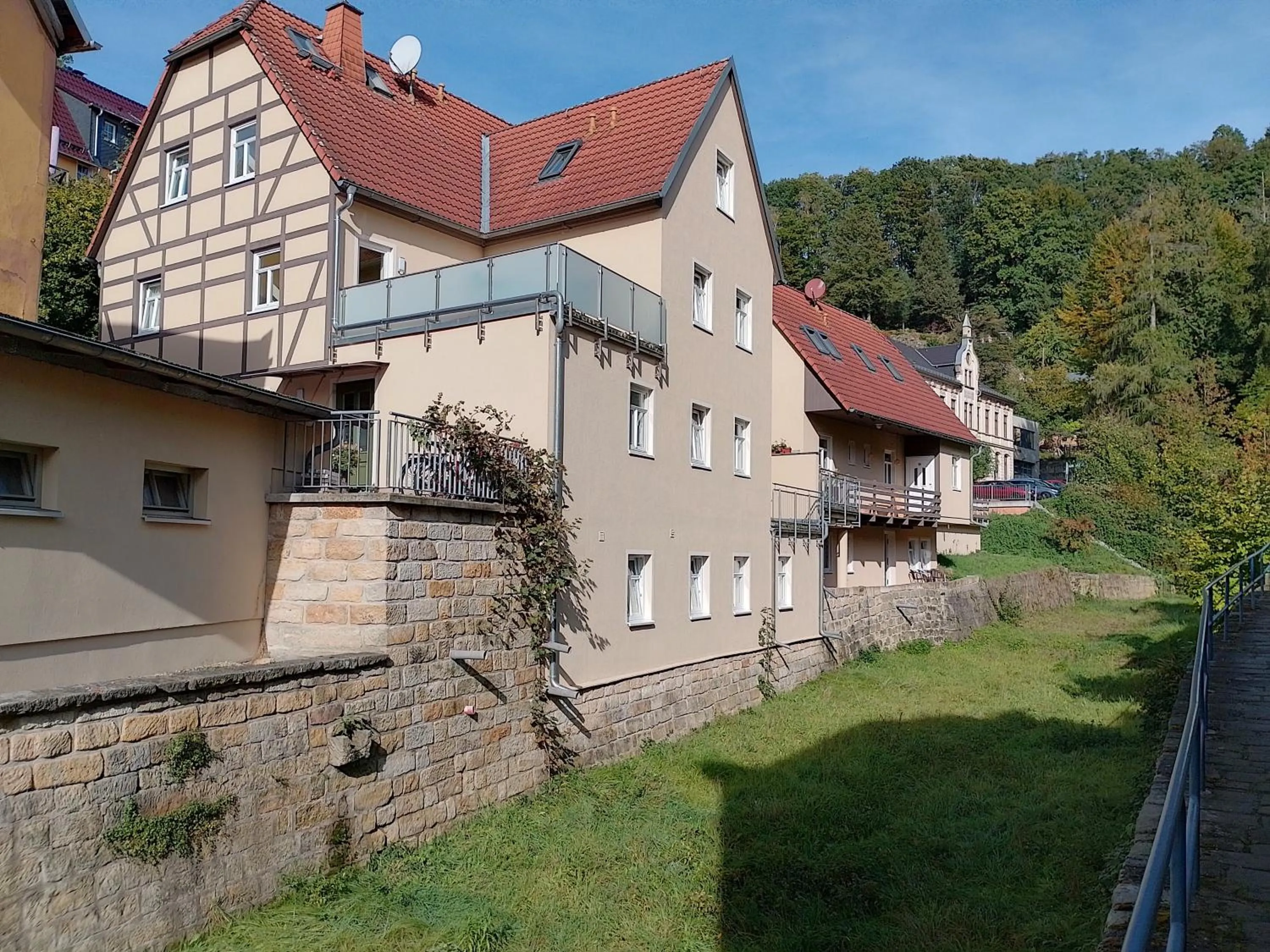 Property building in Bed and Breakfast Wehlen