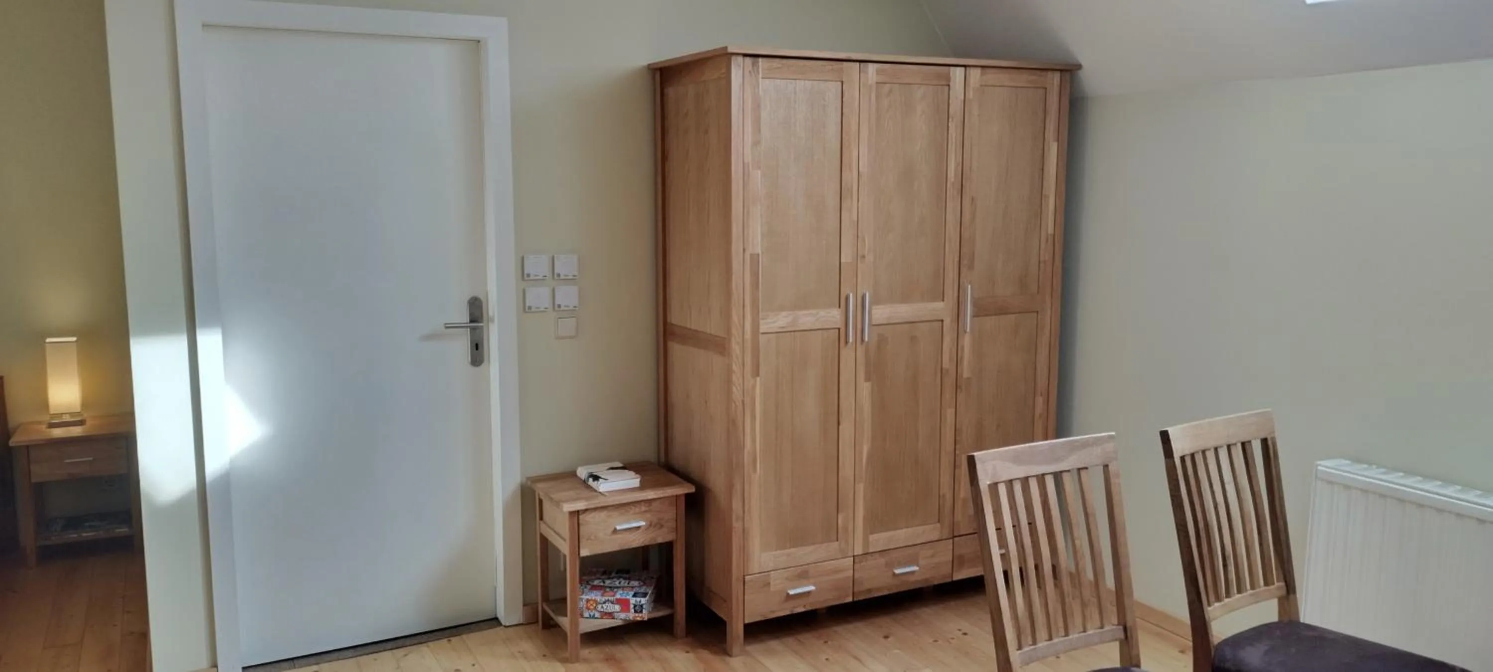 wardrobe in Bed and Breakfast Wehlen