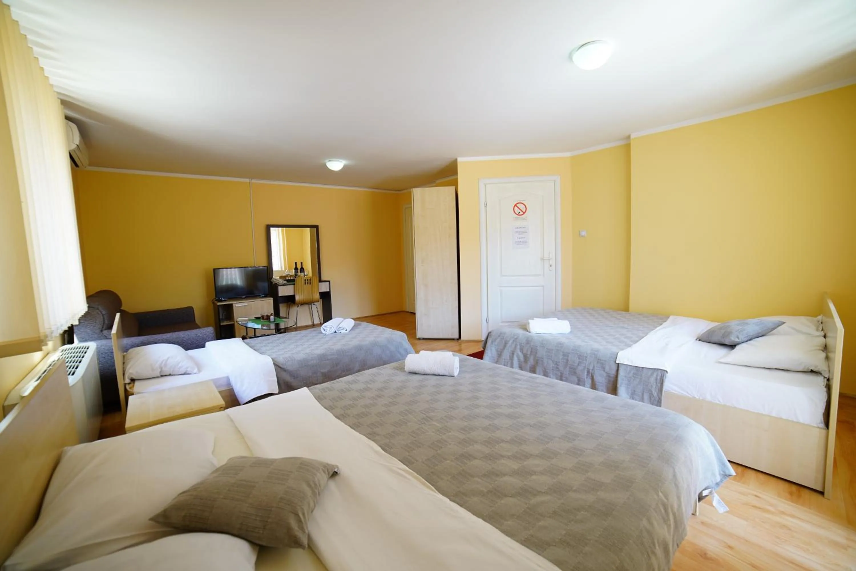 Photo of the whole room, Bed in Bed and Breakfast Majesty