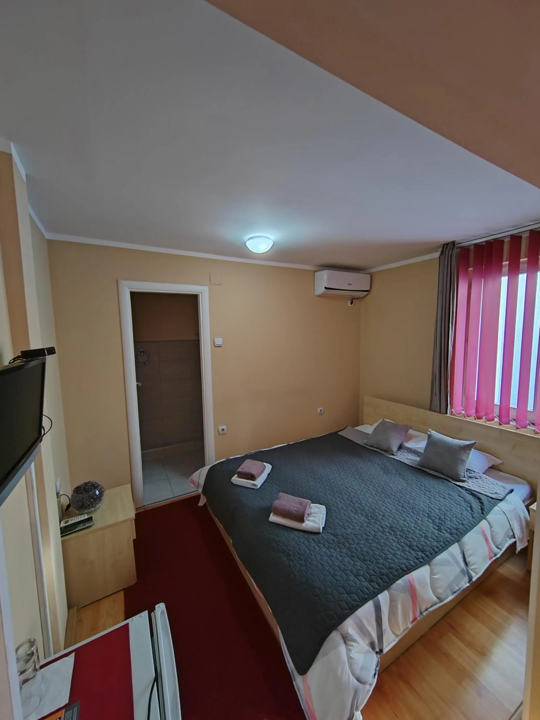 Bed in Bed and Breakfast Majesty