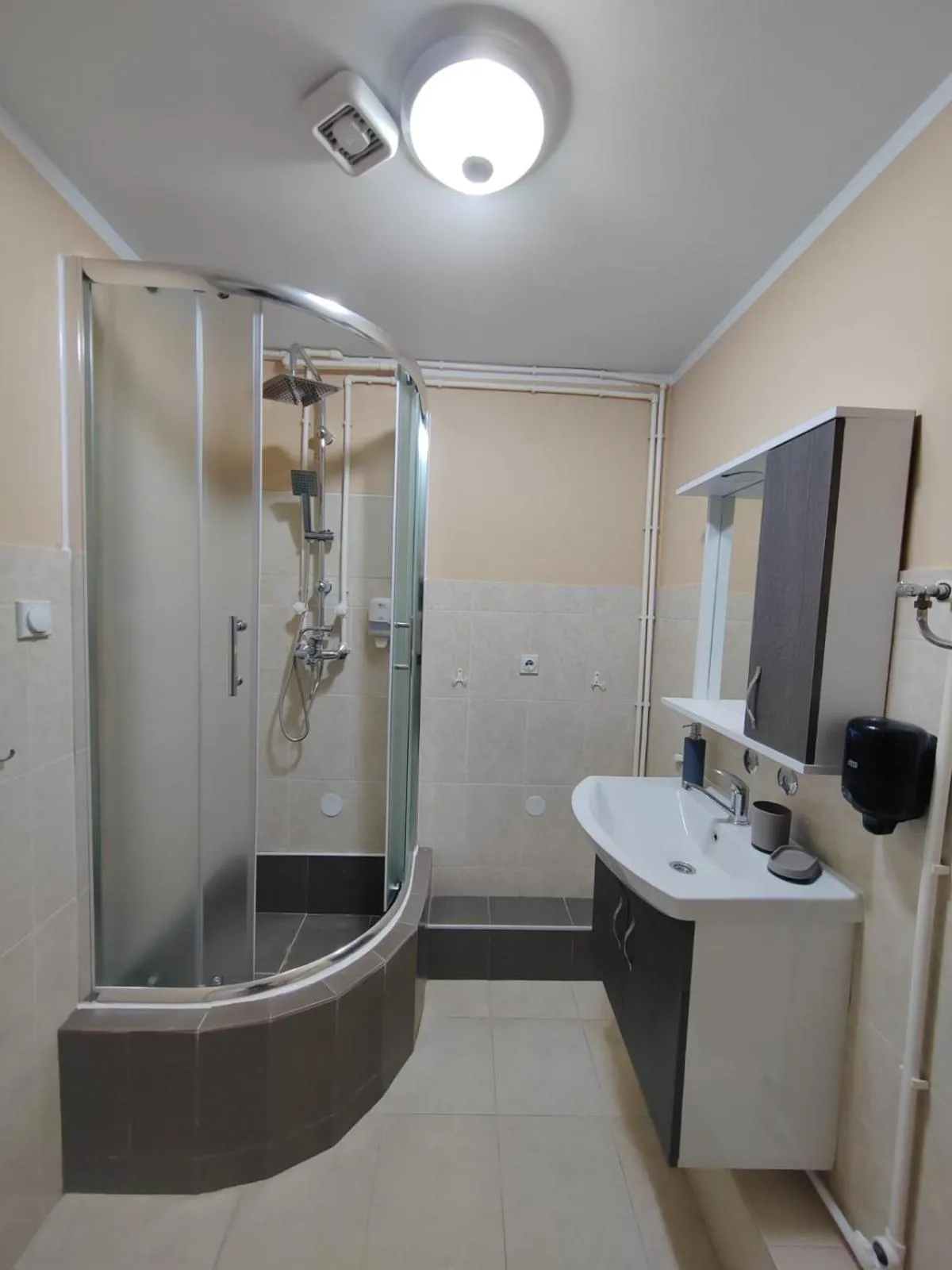 Shower in Bed and Breakfast Majesty