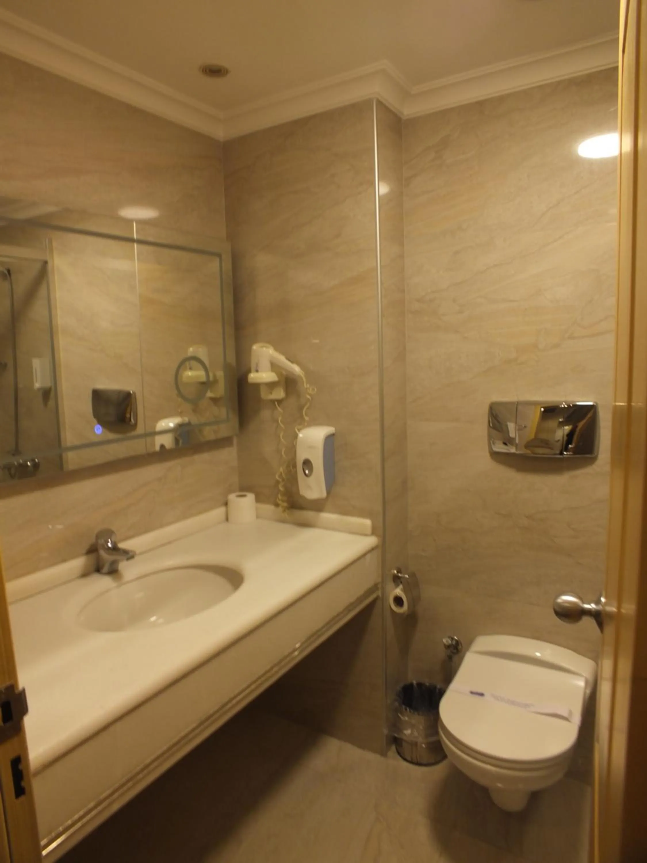 Akar International Hotel