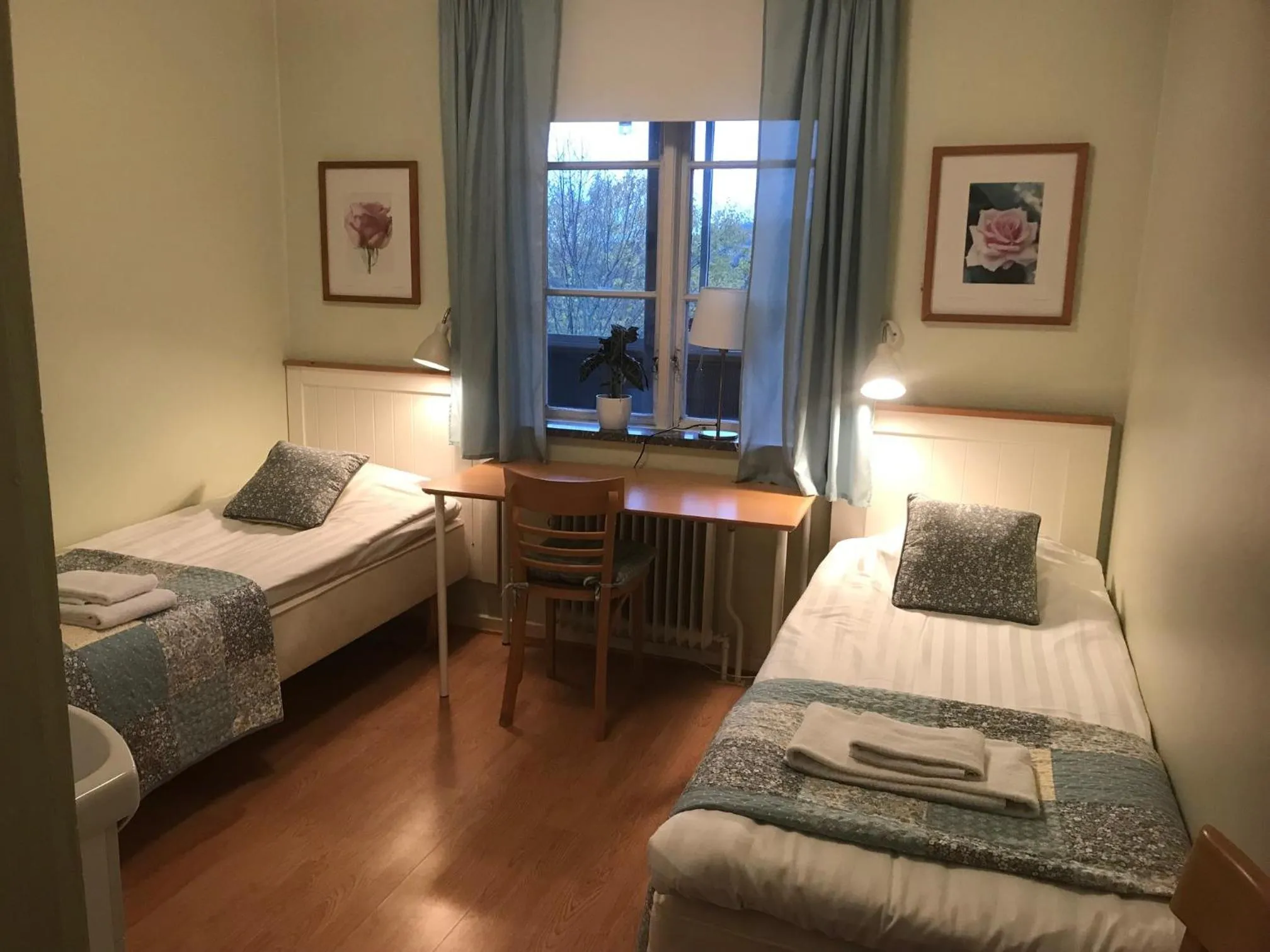 Bed in Hotell Paradis