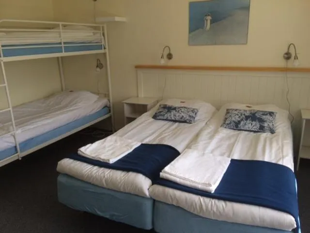 Bed in Hotell Paradis