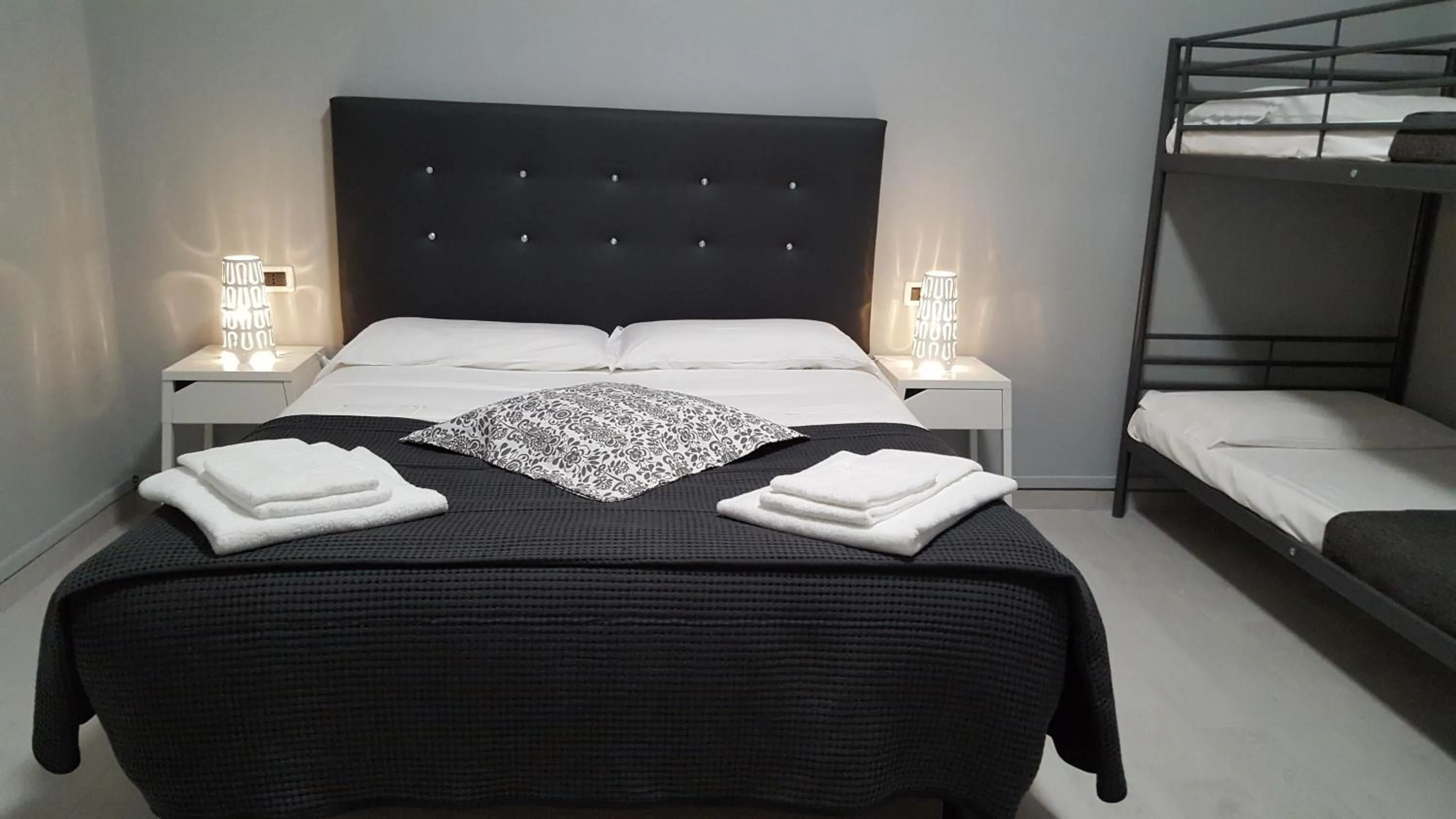 Bedroom, Bed in Hotel Milano