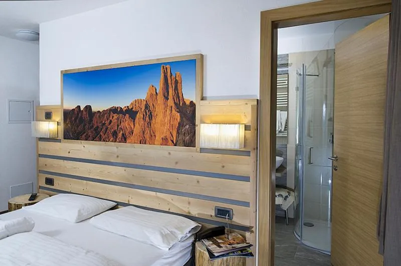 Bathroom, Bed in Hotel Aida