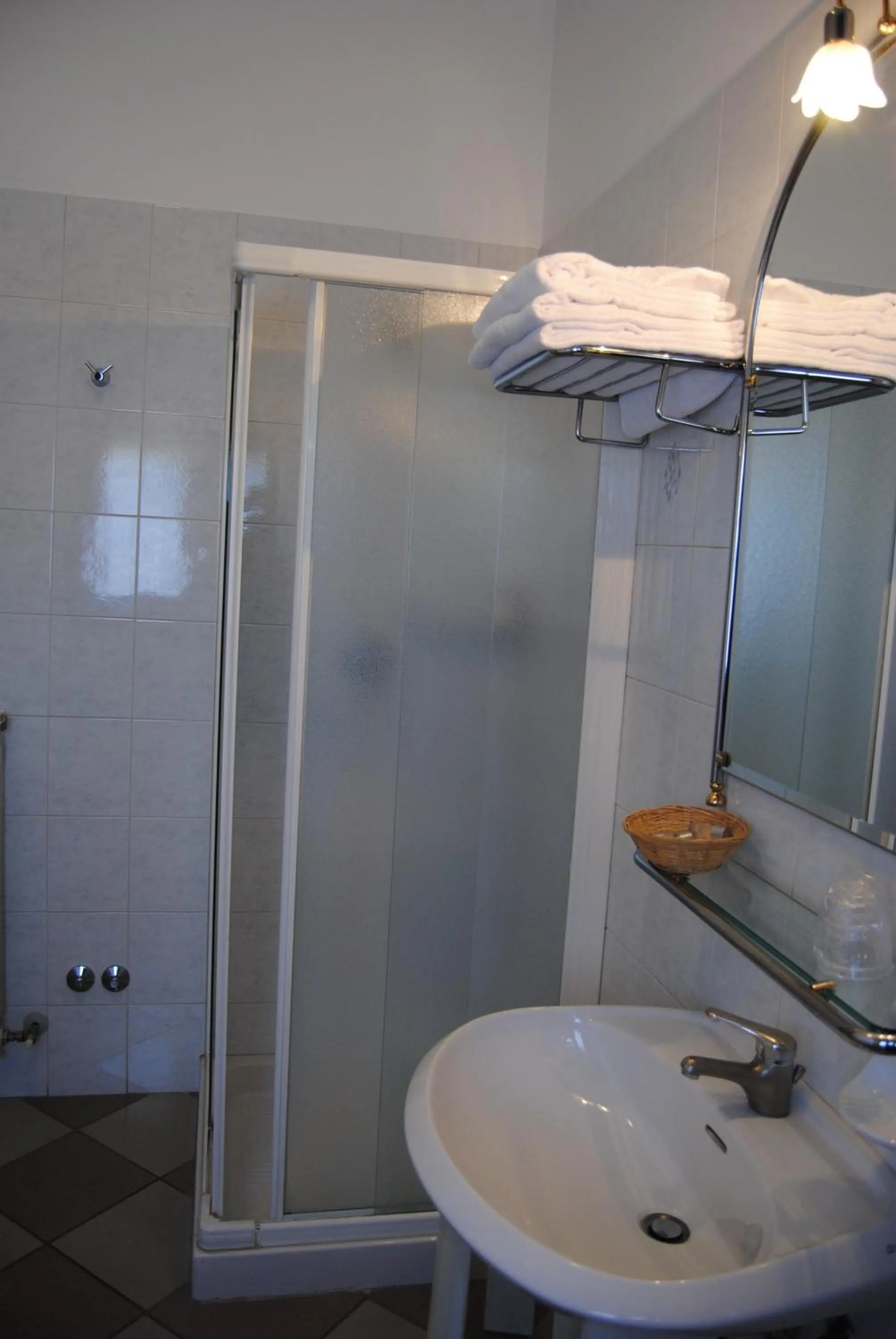 Shower in Hotel La Fenice