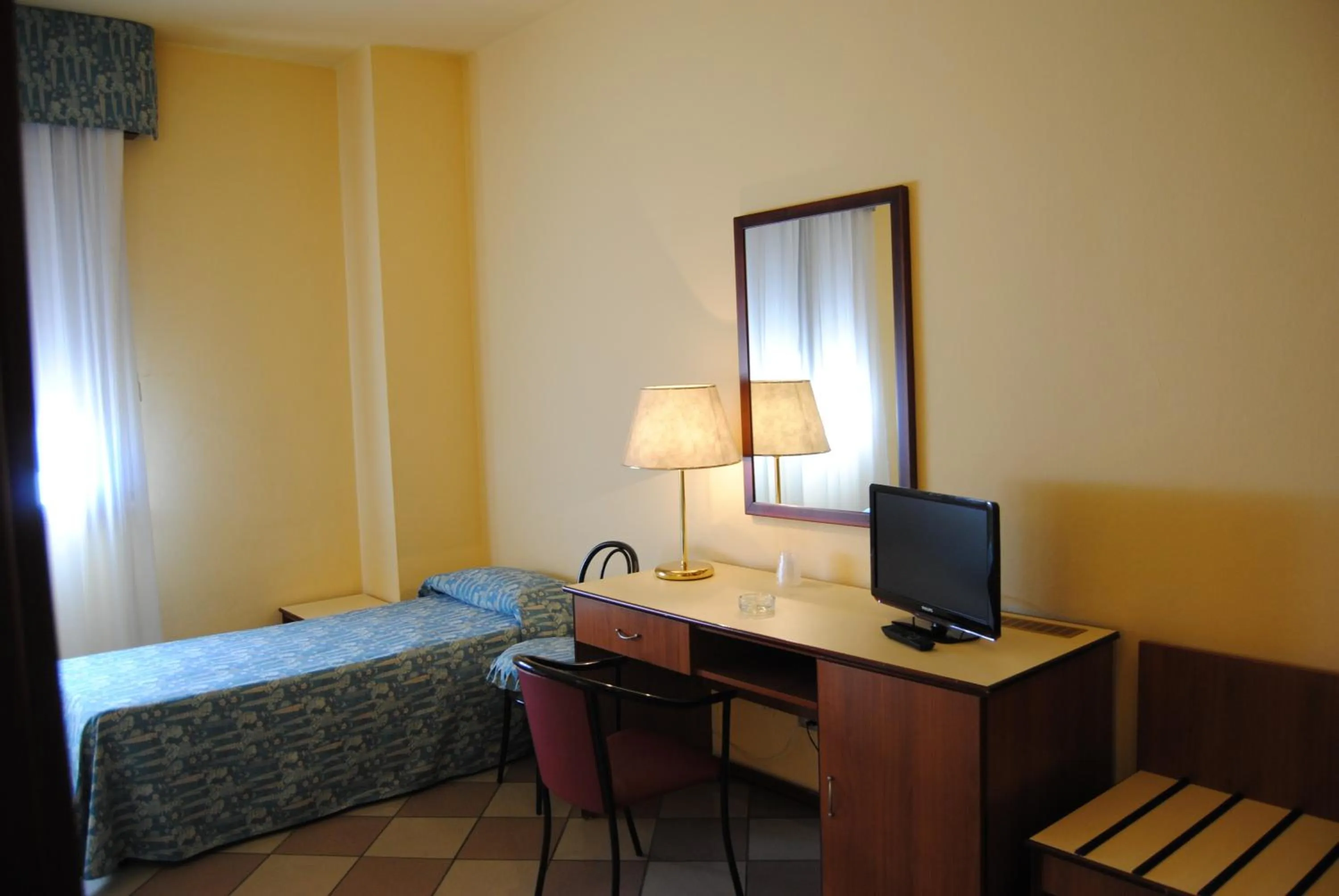 Day, Bed in Hotel La Fenice