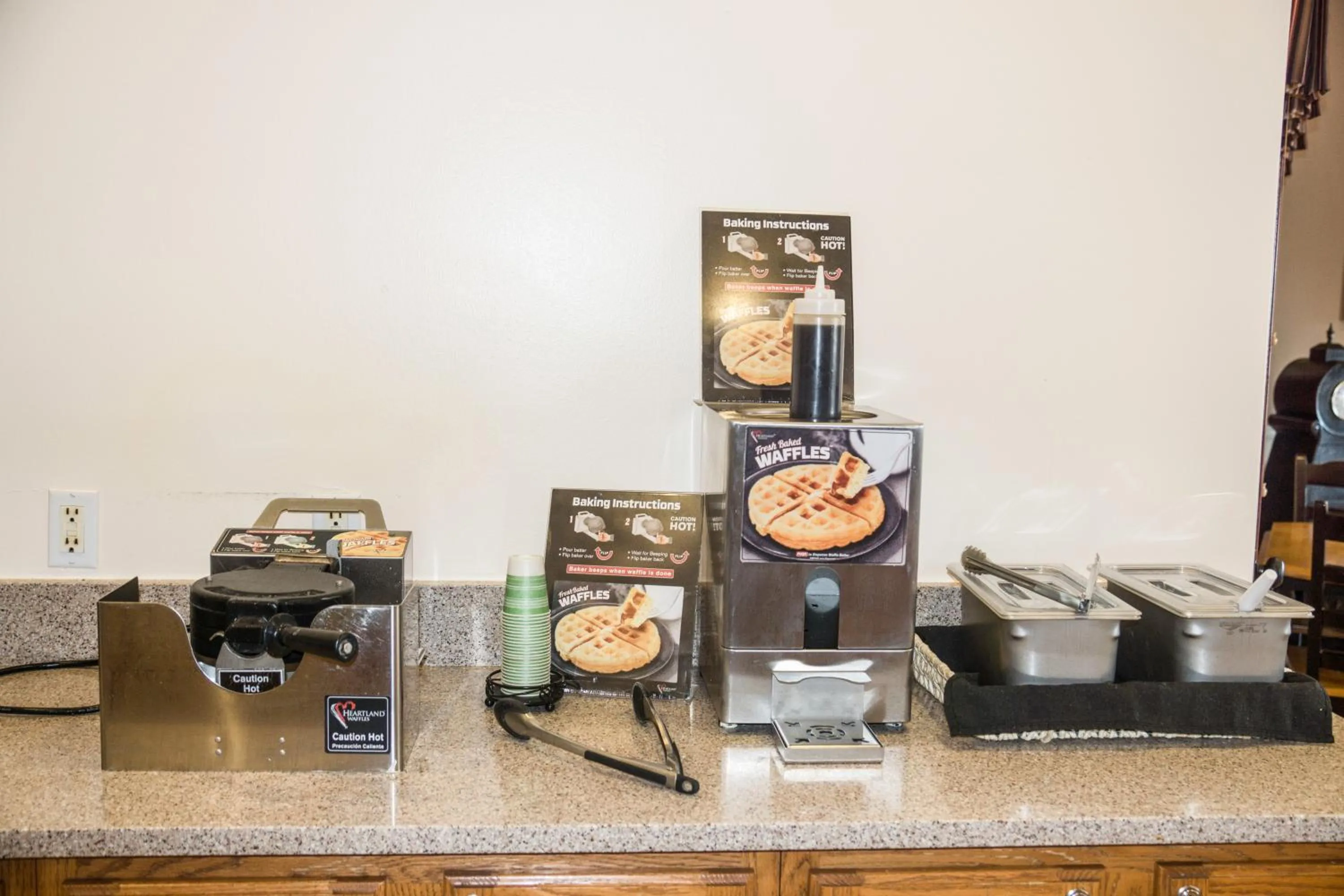Continental breakfast in Americas Best Value Inn St. Louis / South
