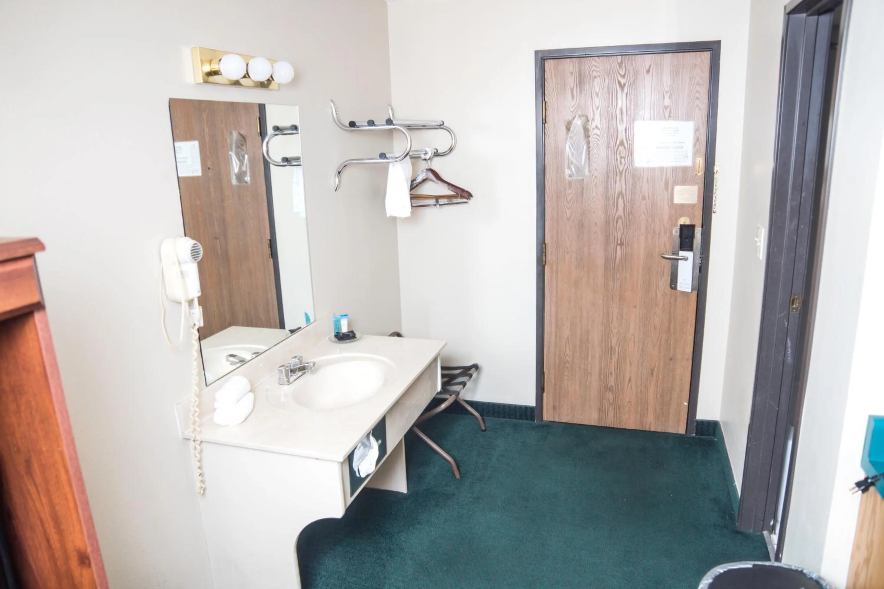 Bedroom in Americas Best Value Inn St. Louis / South