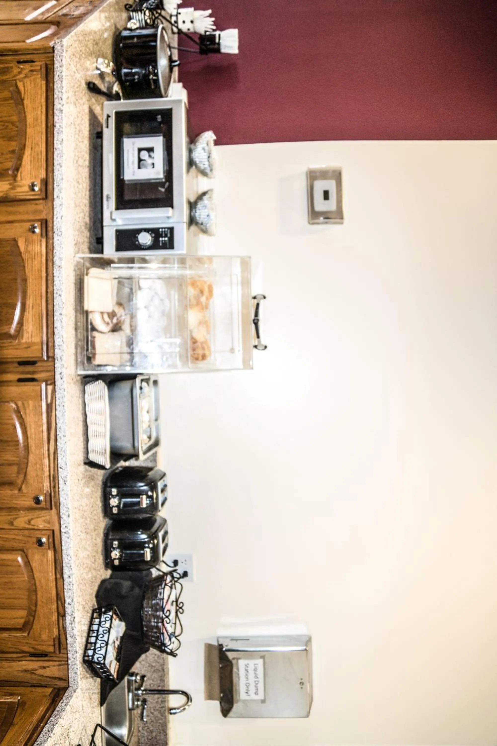 Continental breakfast in Americas Best Value Inn St. Louis / South