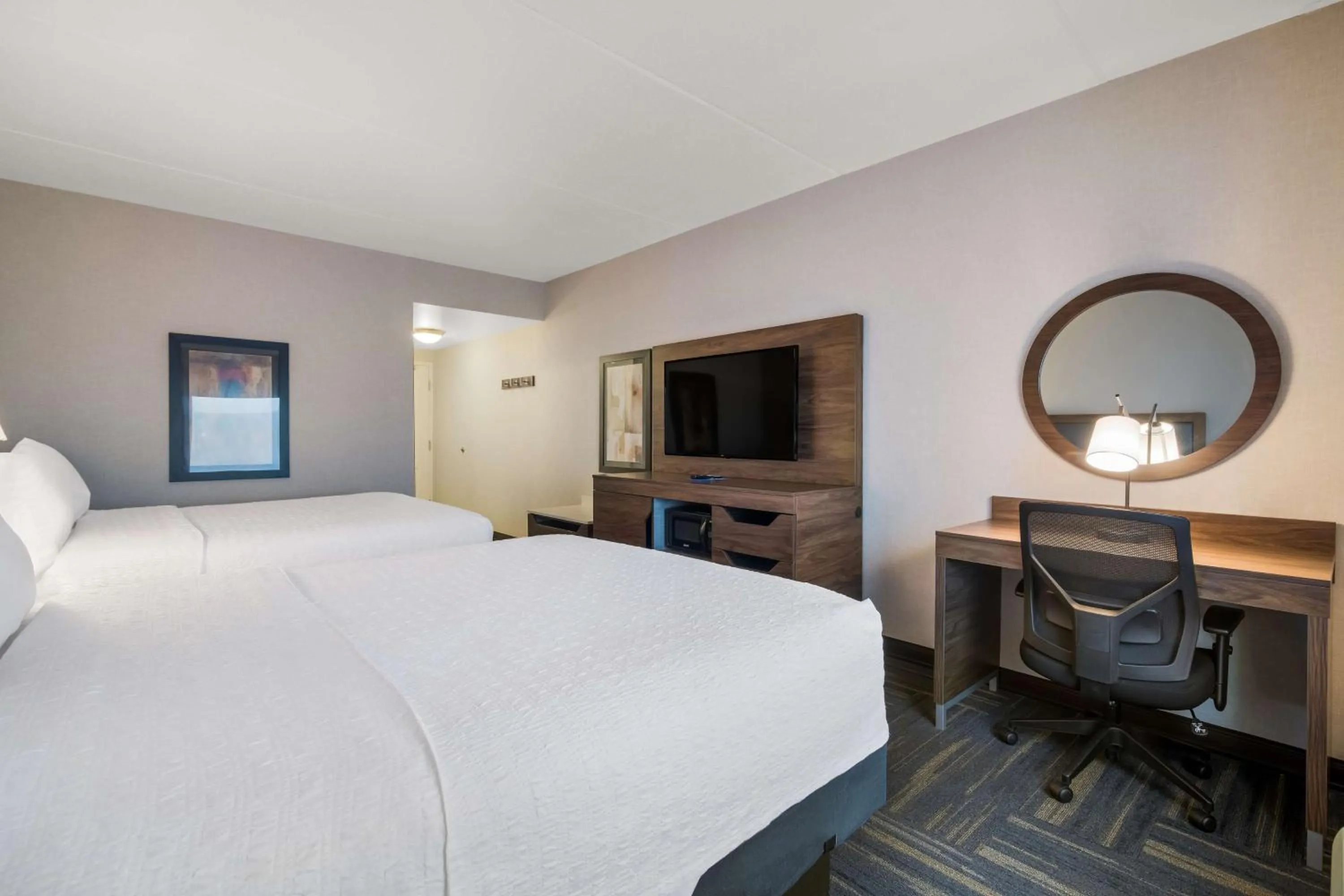 Bedroom, Bed in Hampton Inn & Suites Plattsburgh