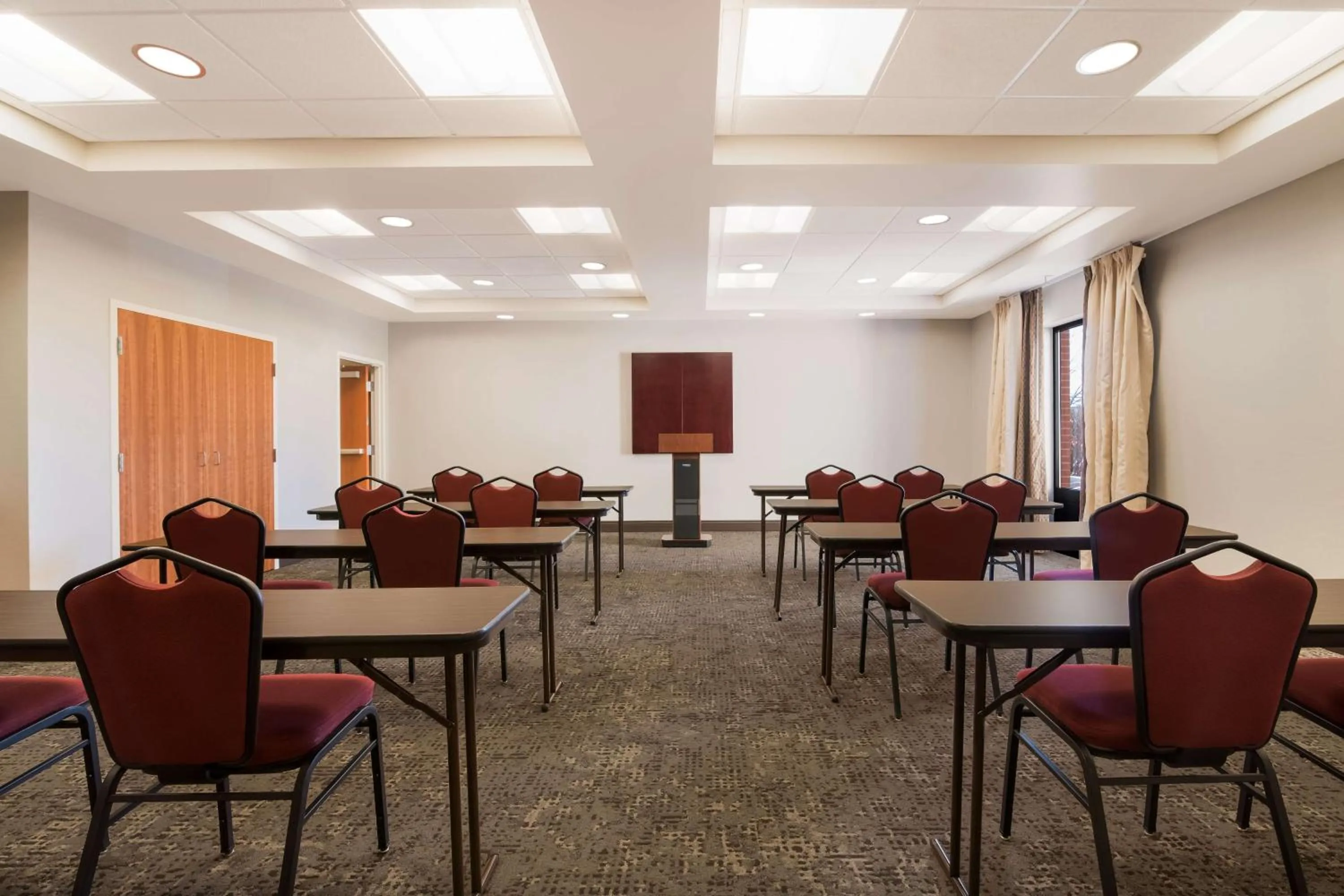 Meeting/conference room in Hampton Inn & Suites Plattsburgh