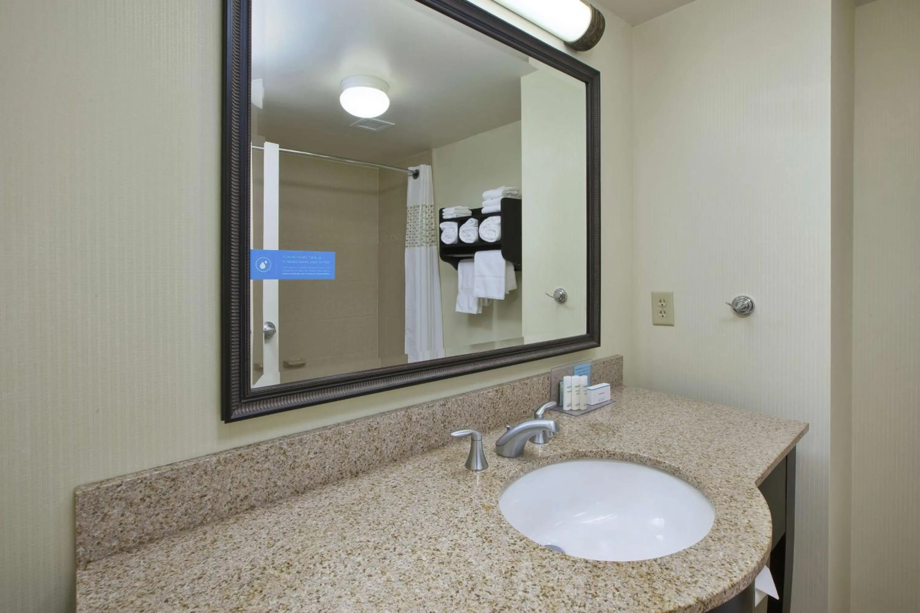 Bathroom in Hampton Inn & Suites Plattsburgh