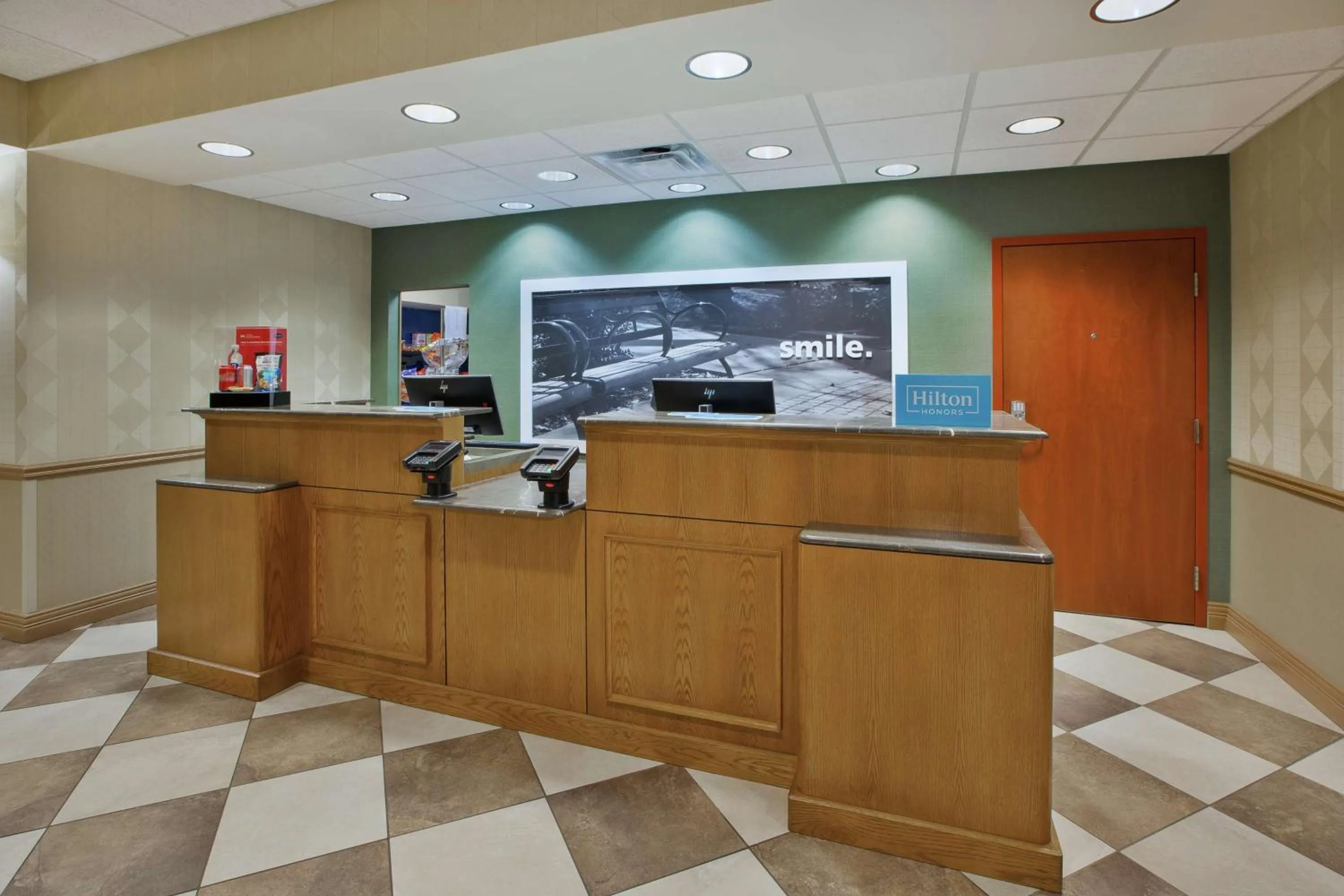 Lobby or reception in Hampton Inn & Suites Plattsburgh