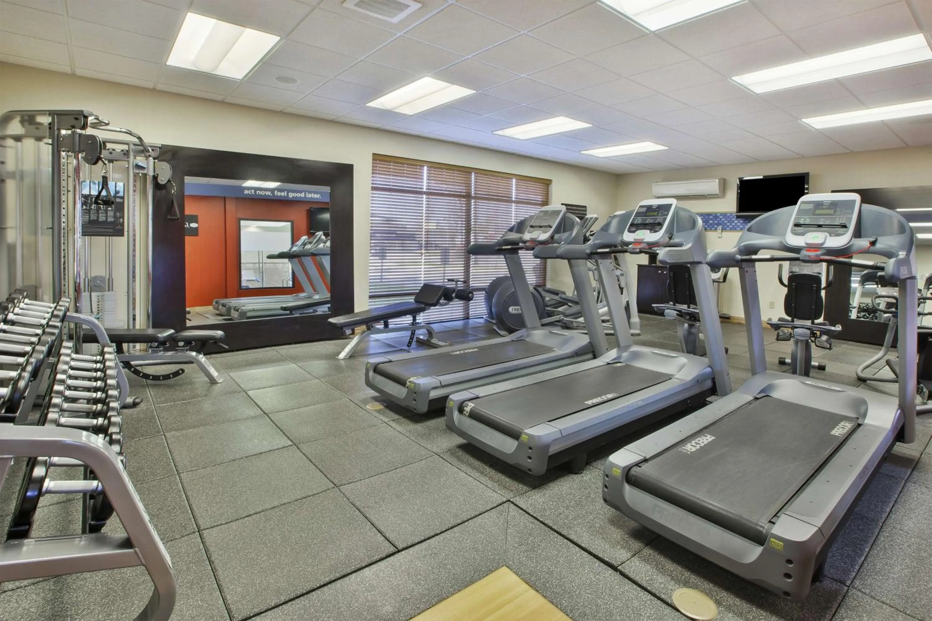 Fitness centre/facilities in Hampton Inn & Suites Plattsburgh