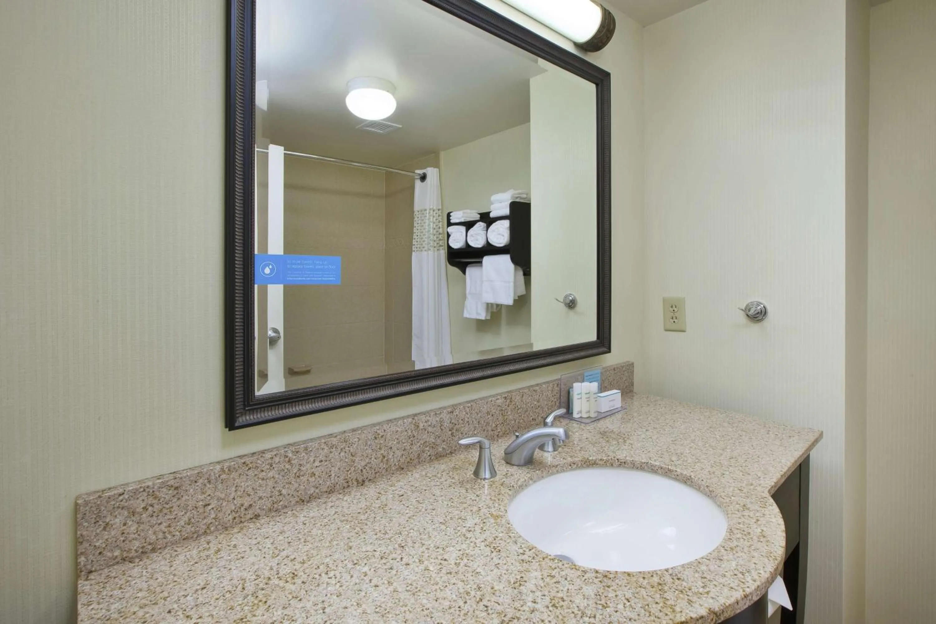 Bathroom in Hampton Inn & Suites Plattsburgh