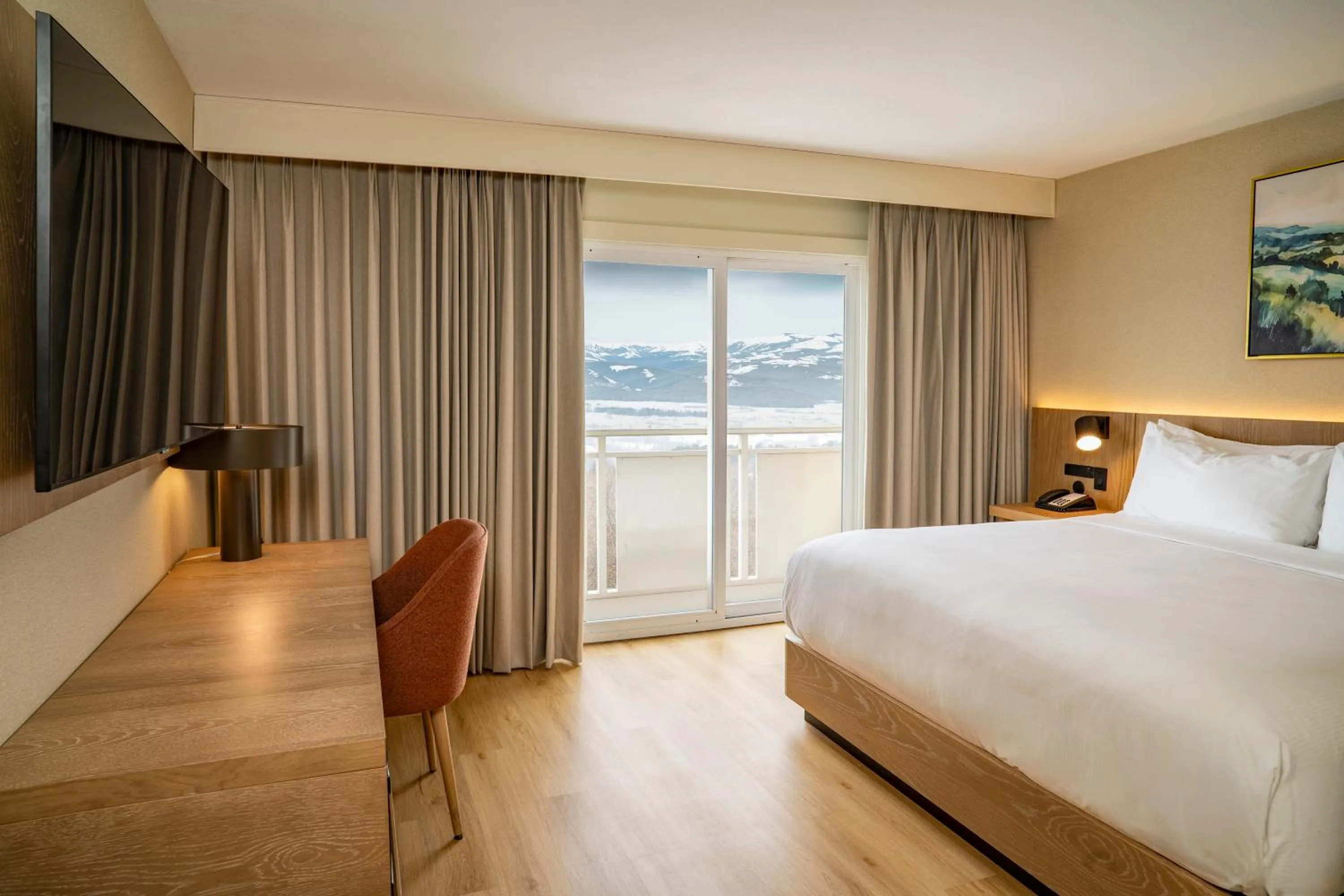 View (from property/room), Bed in DoubleTree by Hilton Wilkes-Barre