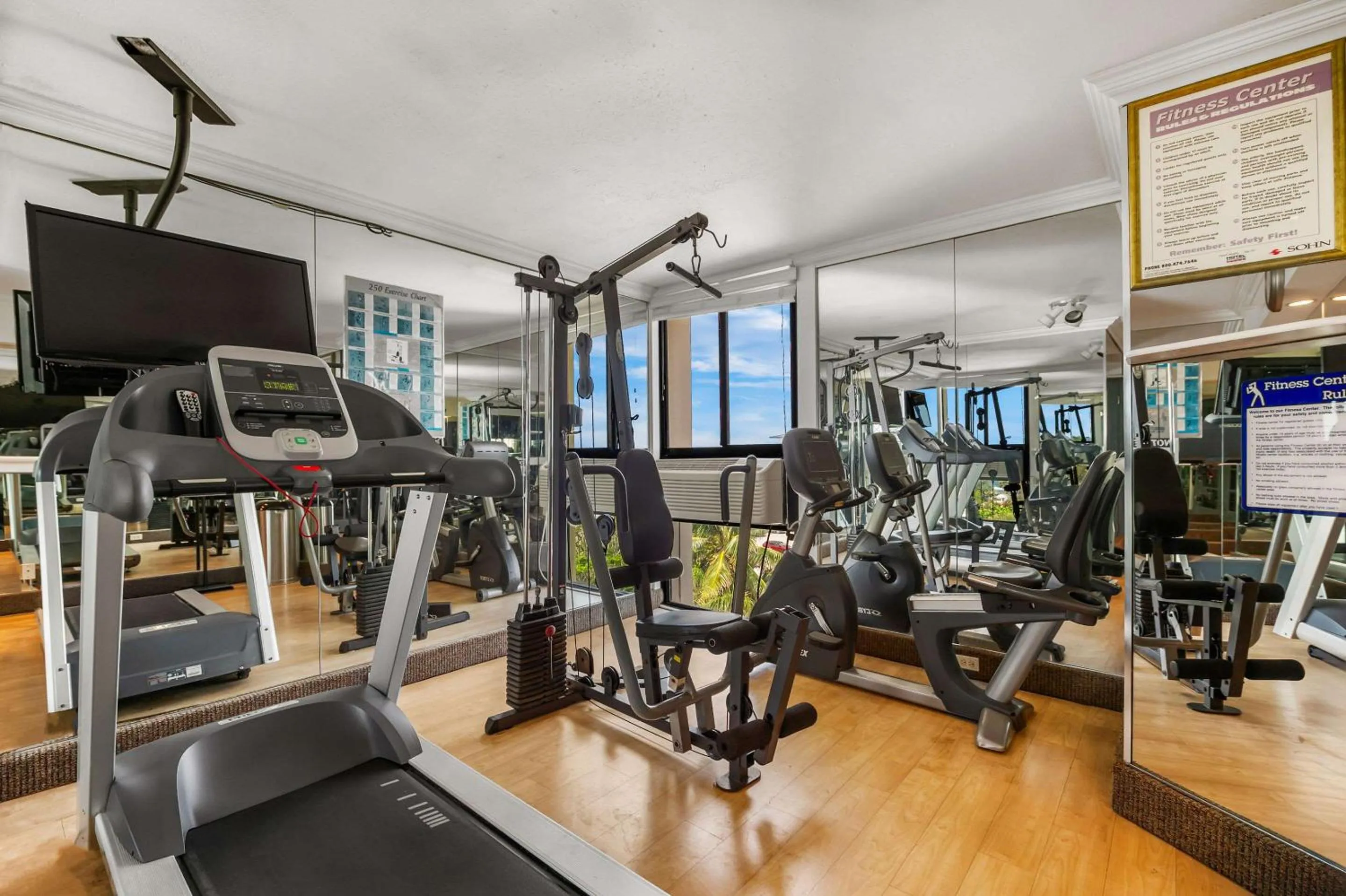 Fitness centre/facilities in Comfort Inn Oceanside Deerfield Beach