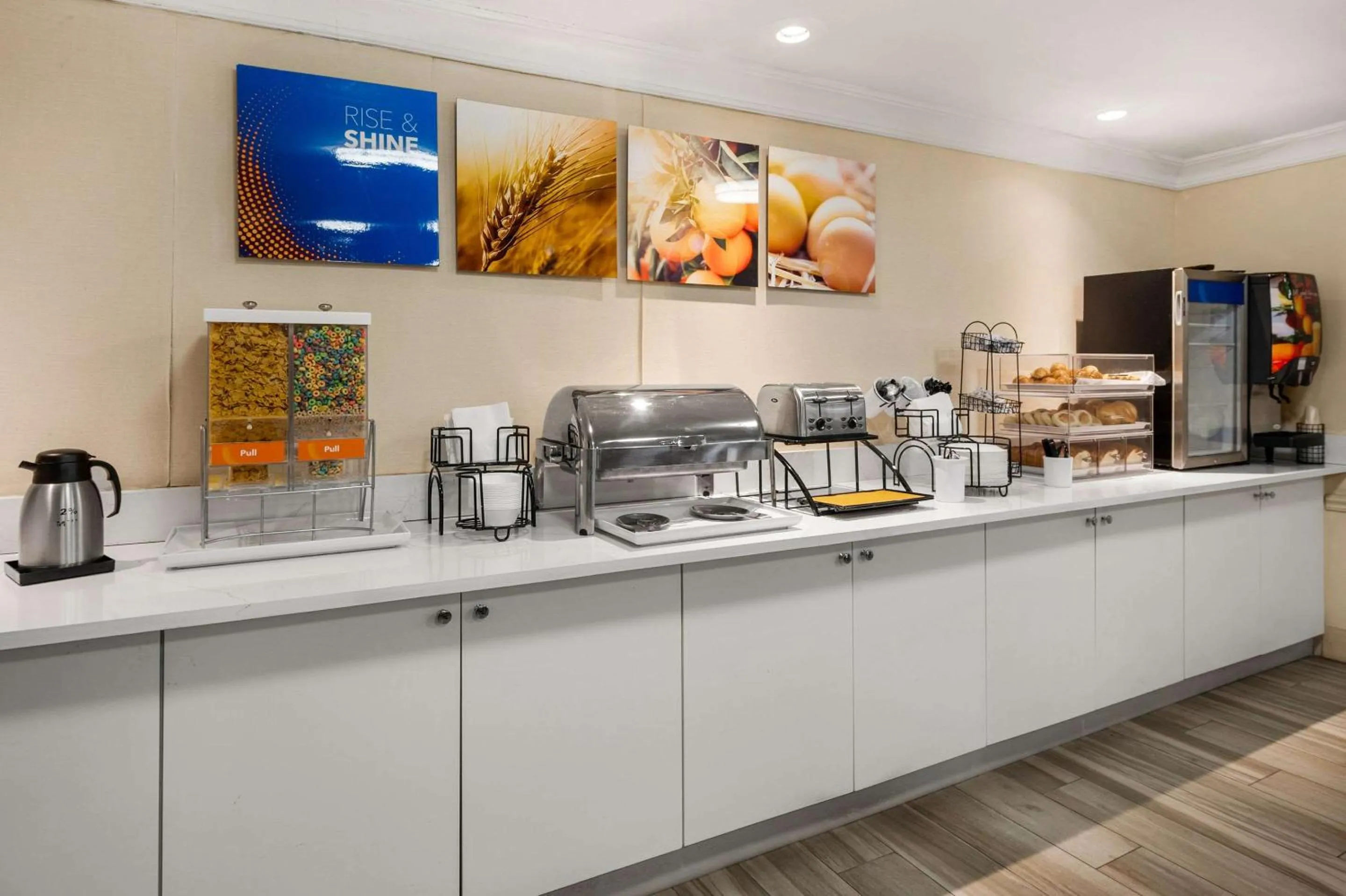 Breakfast in Comfort Inn Oceanside Deerfield Beach