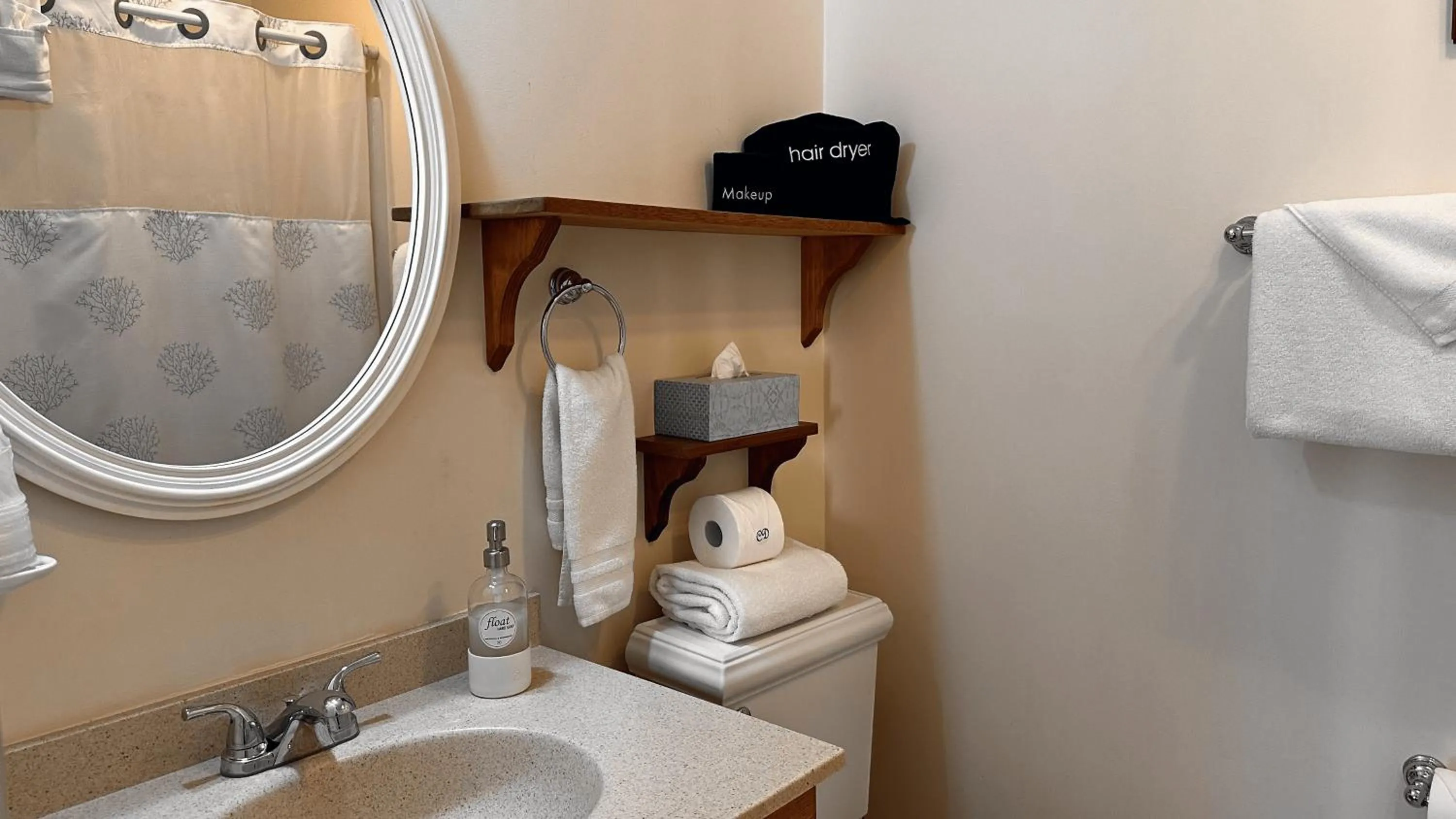 Bathroom in Christopher Dodge House