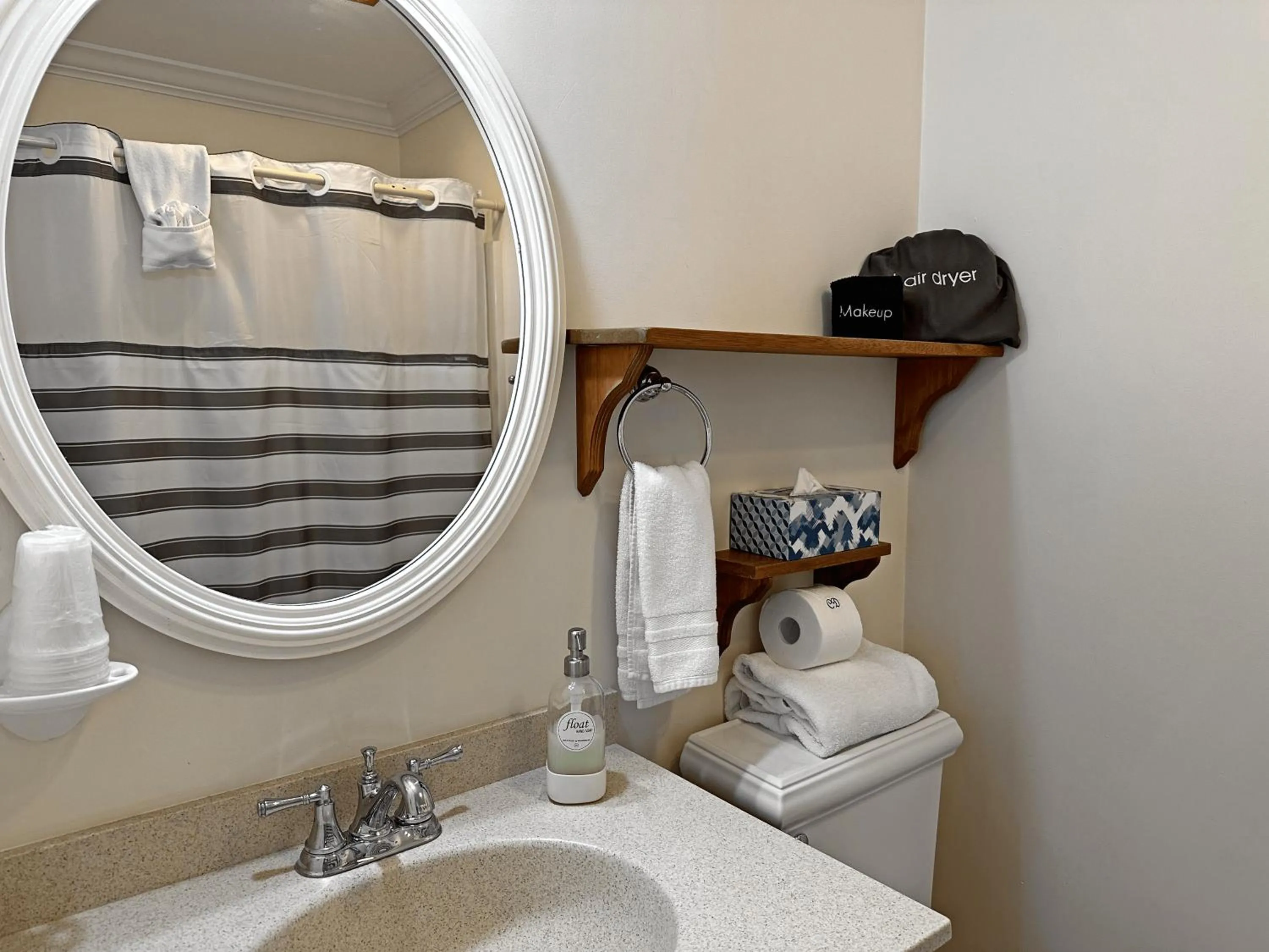 Bathroom in Christopher Dodge House