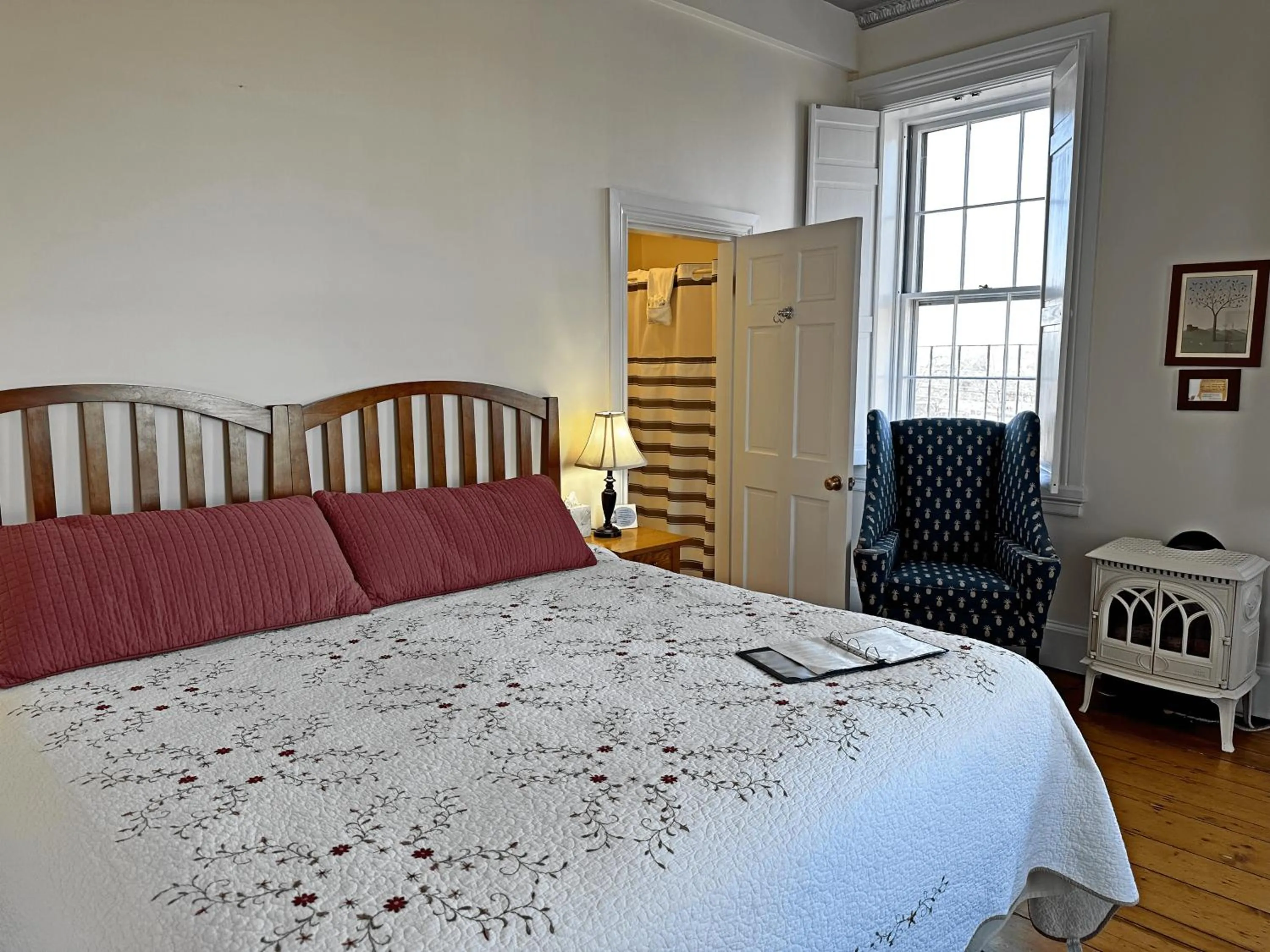 Bedroom, Bed in Christopher Dodge House
