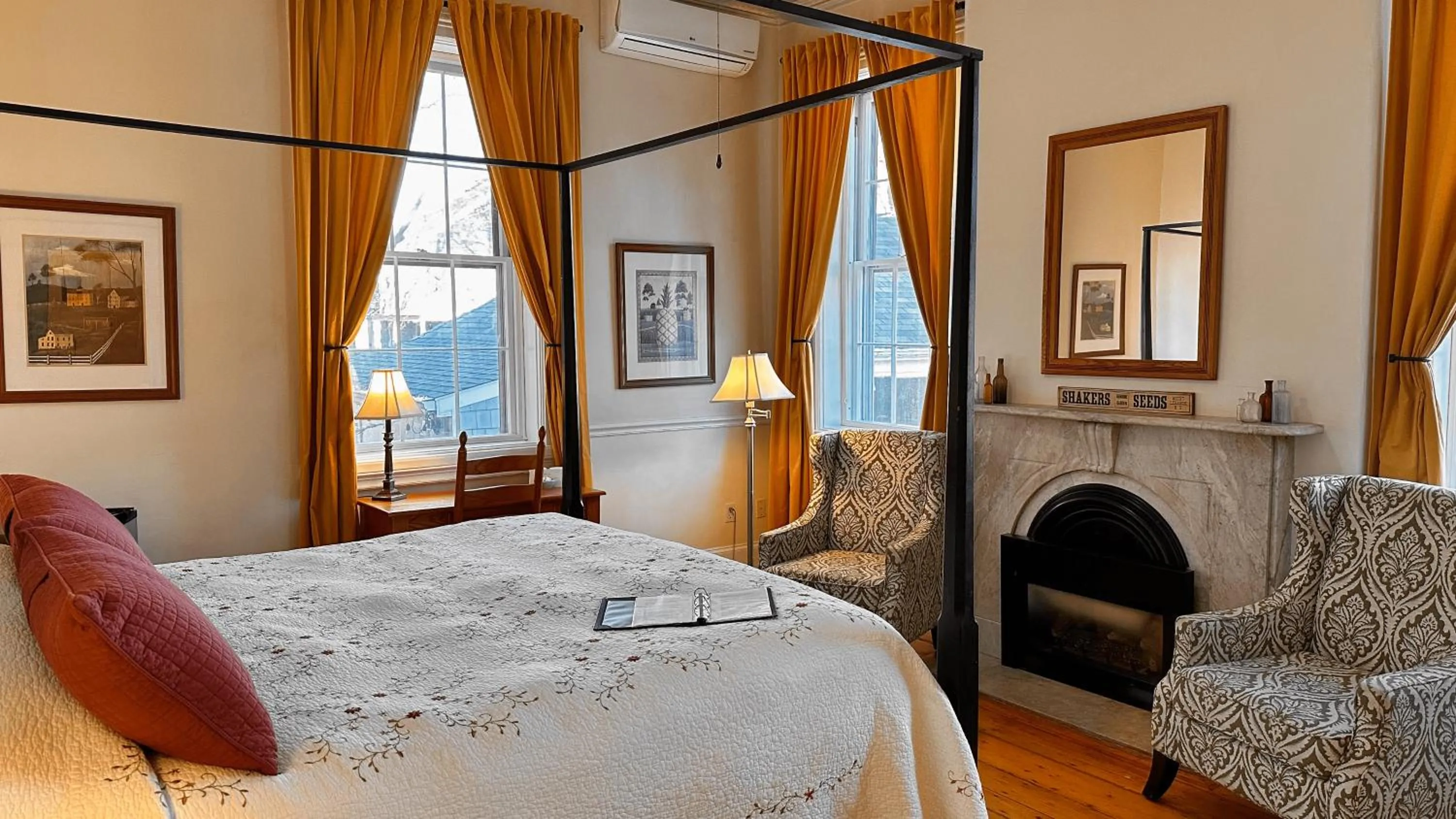 Bedroom, Bed in Christopher Dodge House