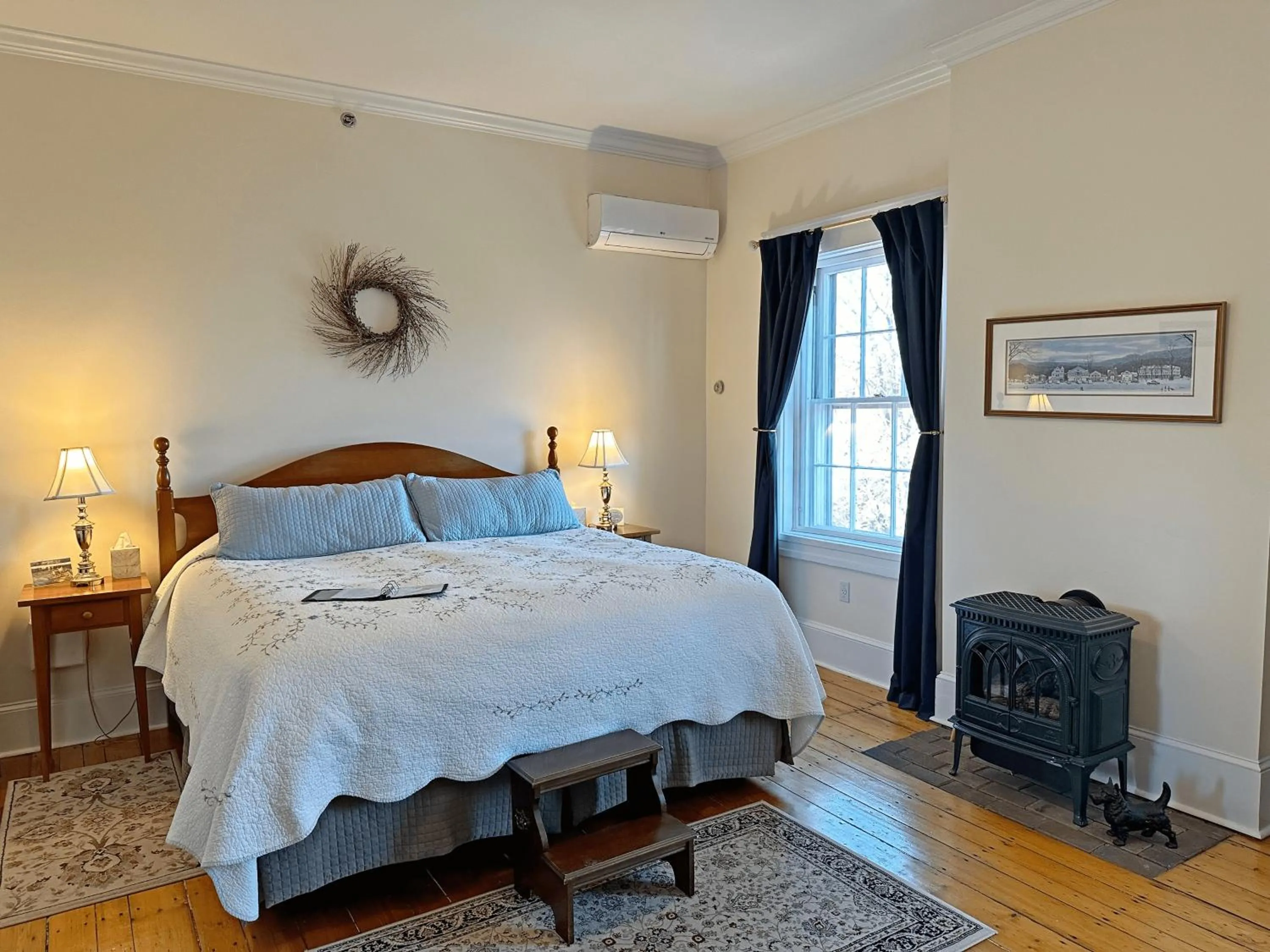 Bedroom, Bed in Christopher Dodge House
