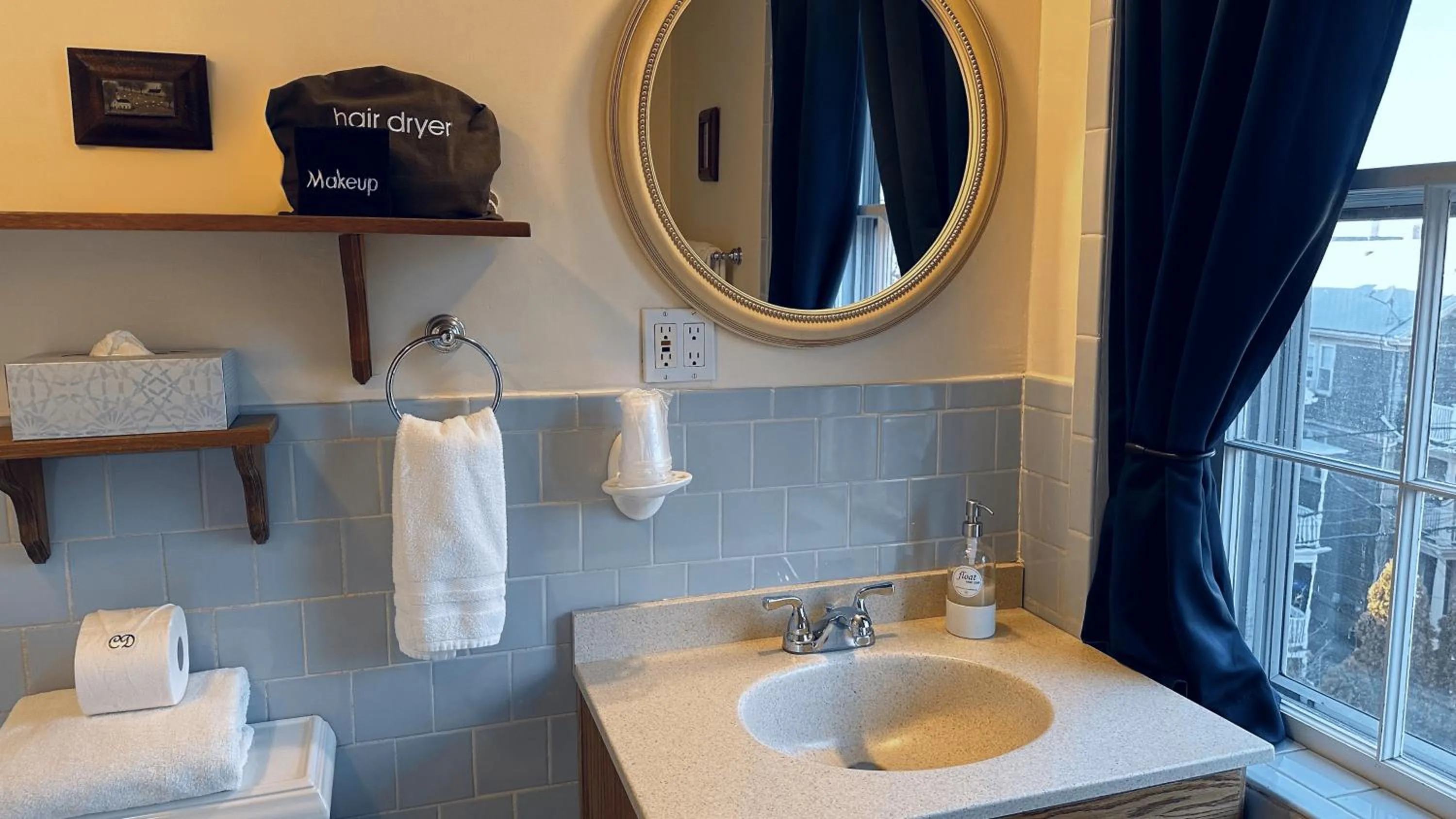 Bathroom in Christopher Dodge House