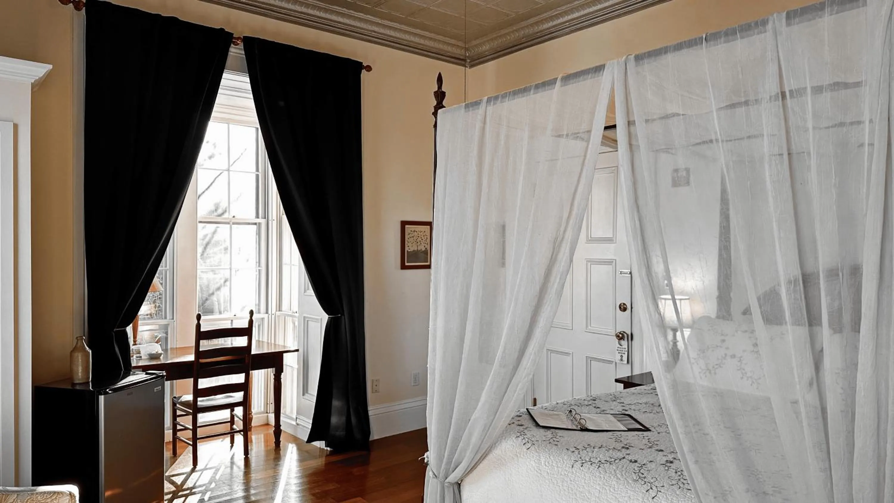 Bedroom, Bed in Christopher Dodge House