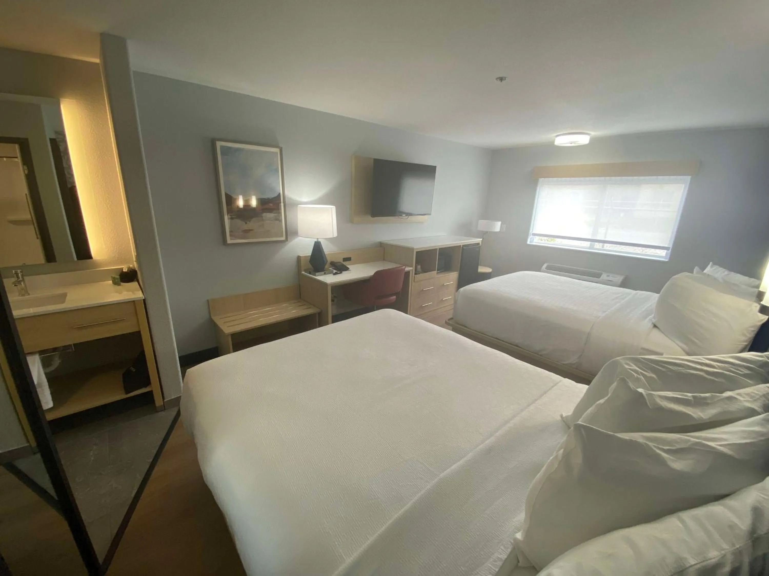 Bedroom, Bed in Best Western Montrose Inn