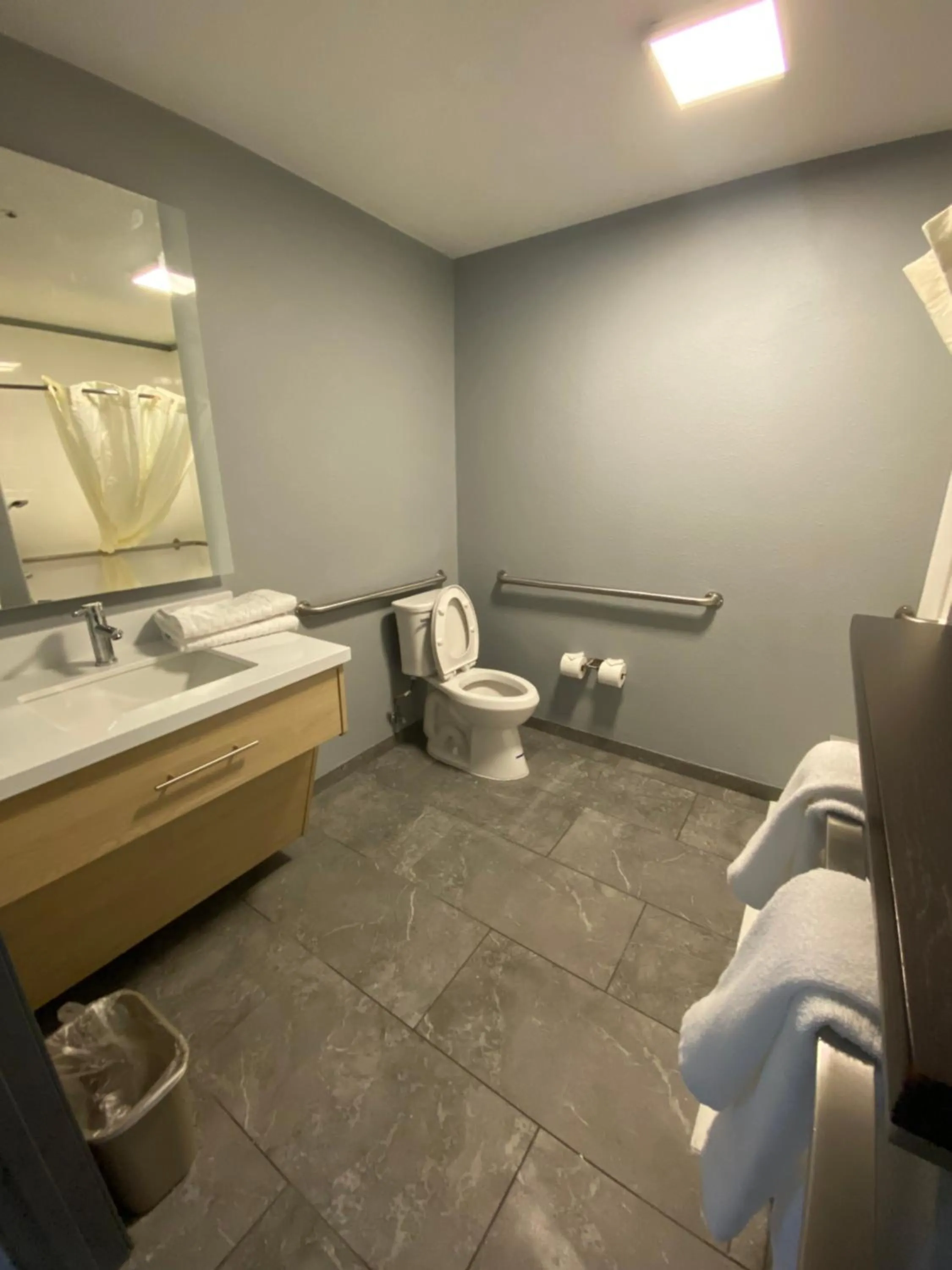 Bathroom in Stay Wise Inns of Montrose