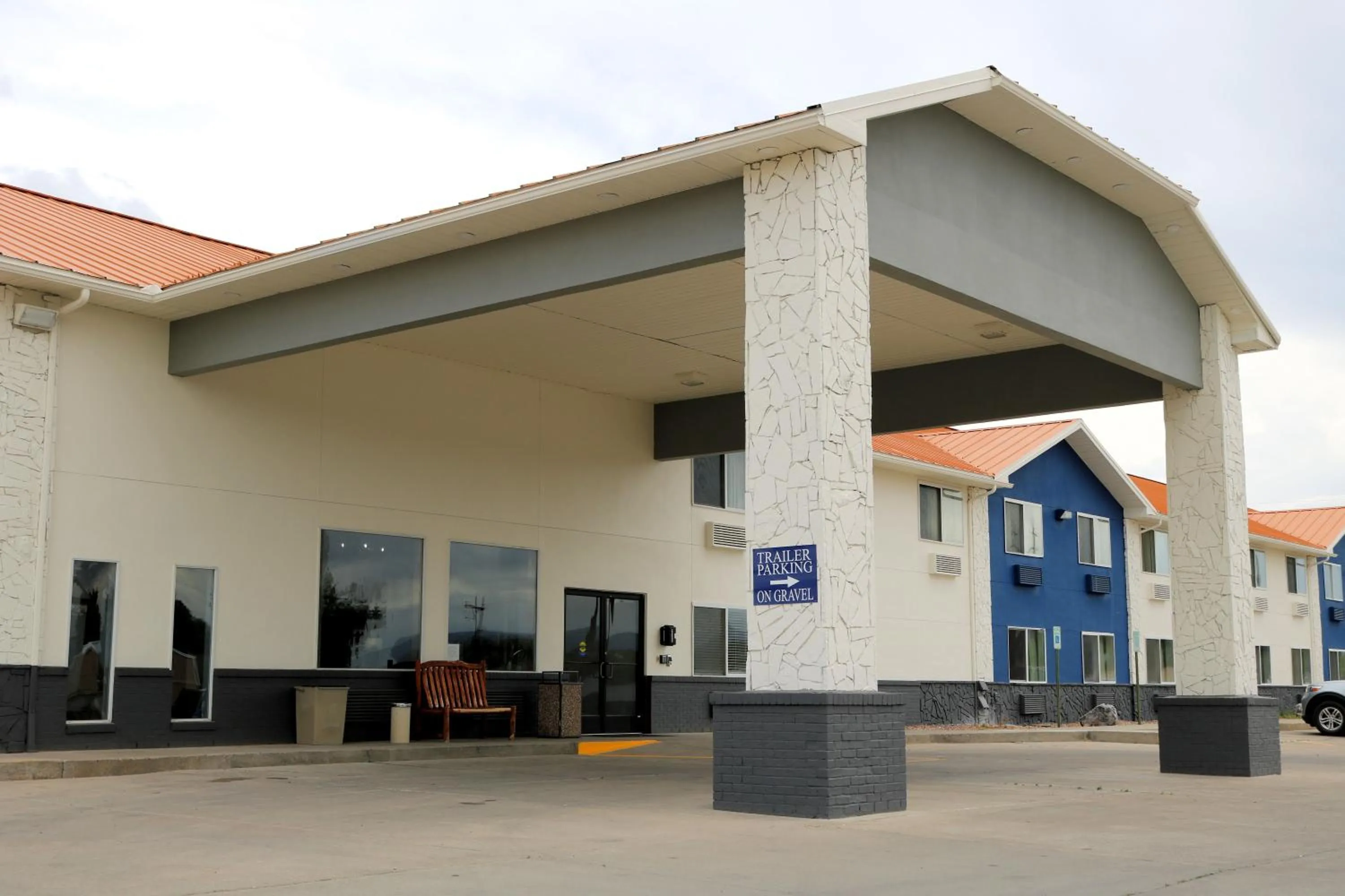 Property building in Stay Wise Inns of Montrose