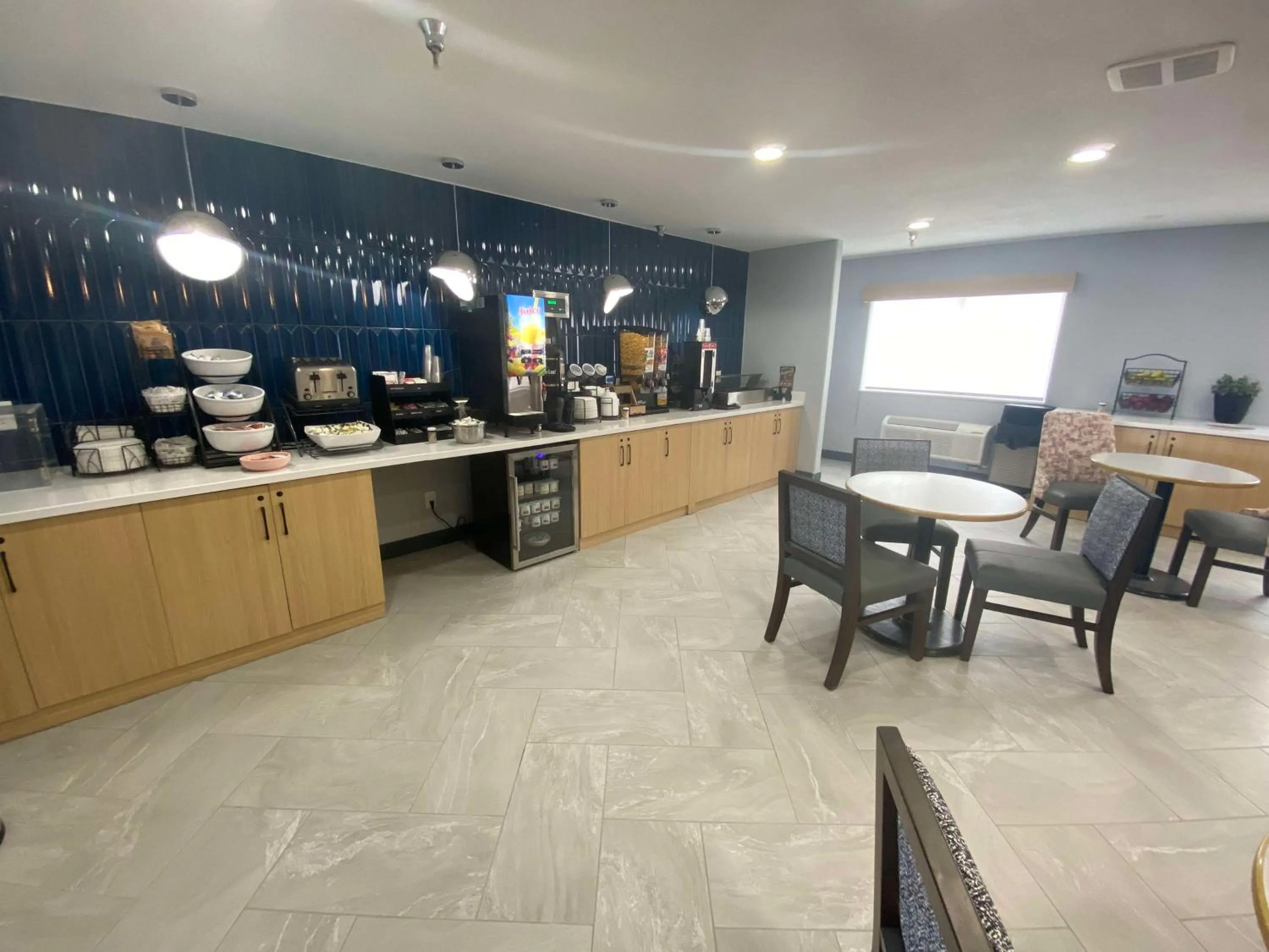 Breakfast in Best Western Montrose Inn