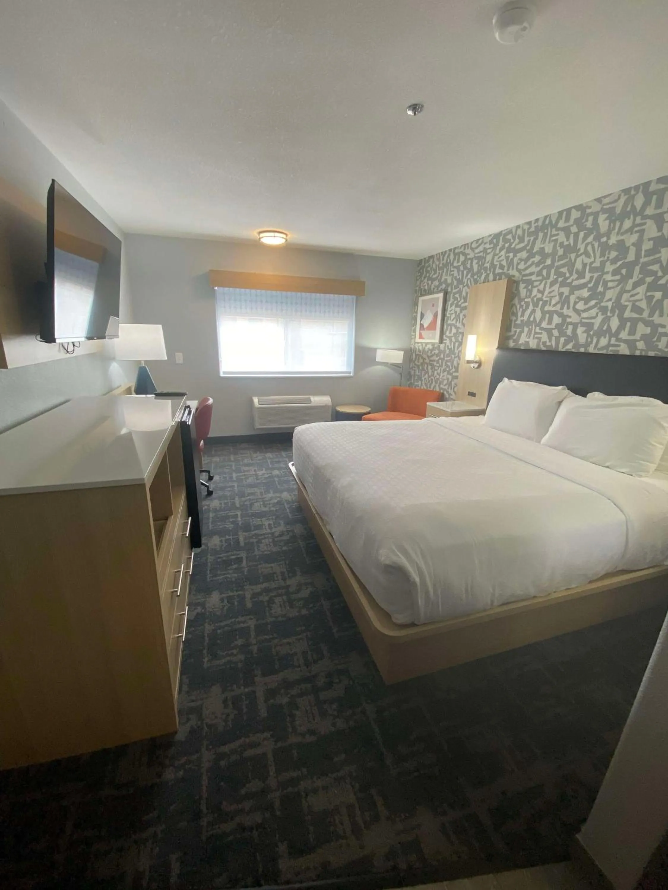 Bedroom, Bed in Best Western Montrose Inn