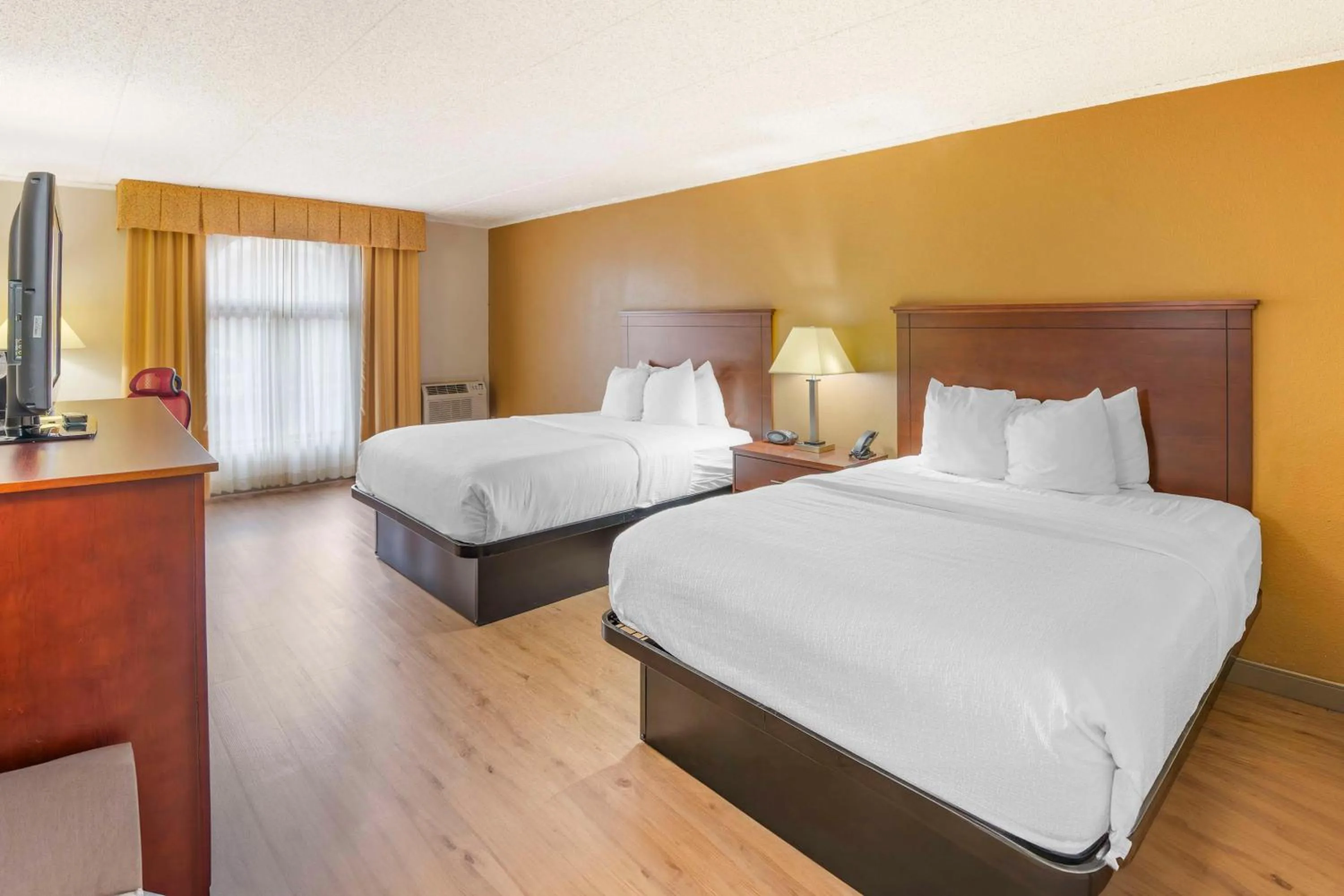 Bedroom, Bed in Best Western PLUS Governor's Inn Richmond