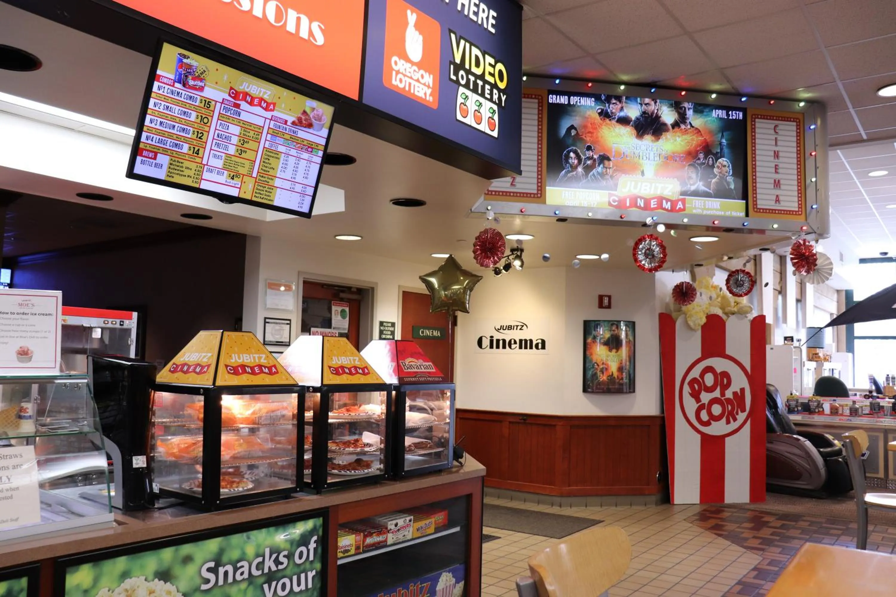 Entertainment in The Portlander Inn and Marketplace