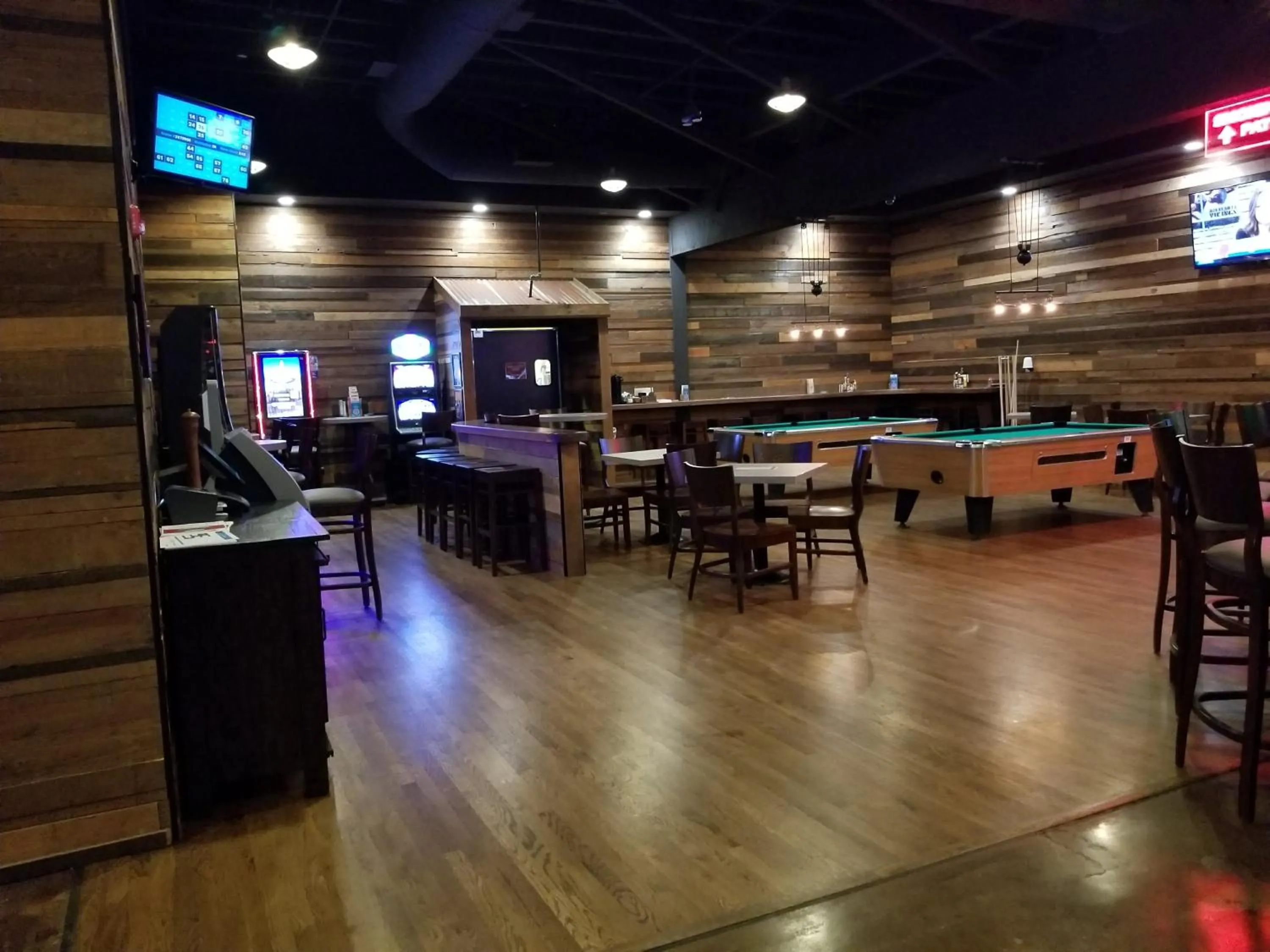 Entertainment in The Portlander Inn and Marketplace