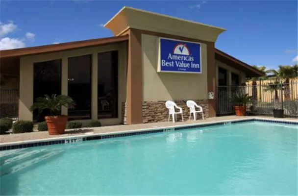 Swimming pool in Americas Best Value Inn Angleton