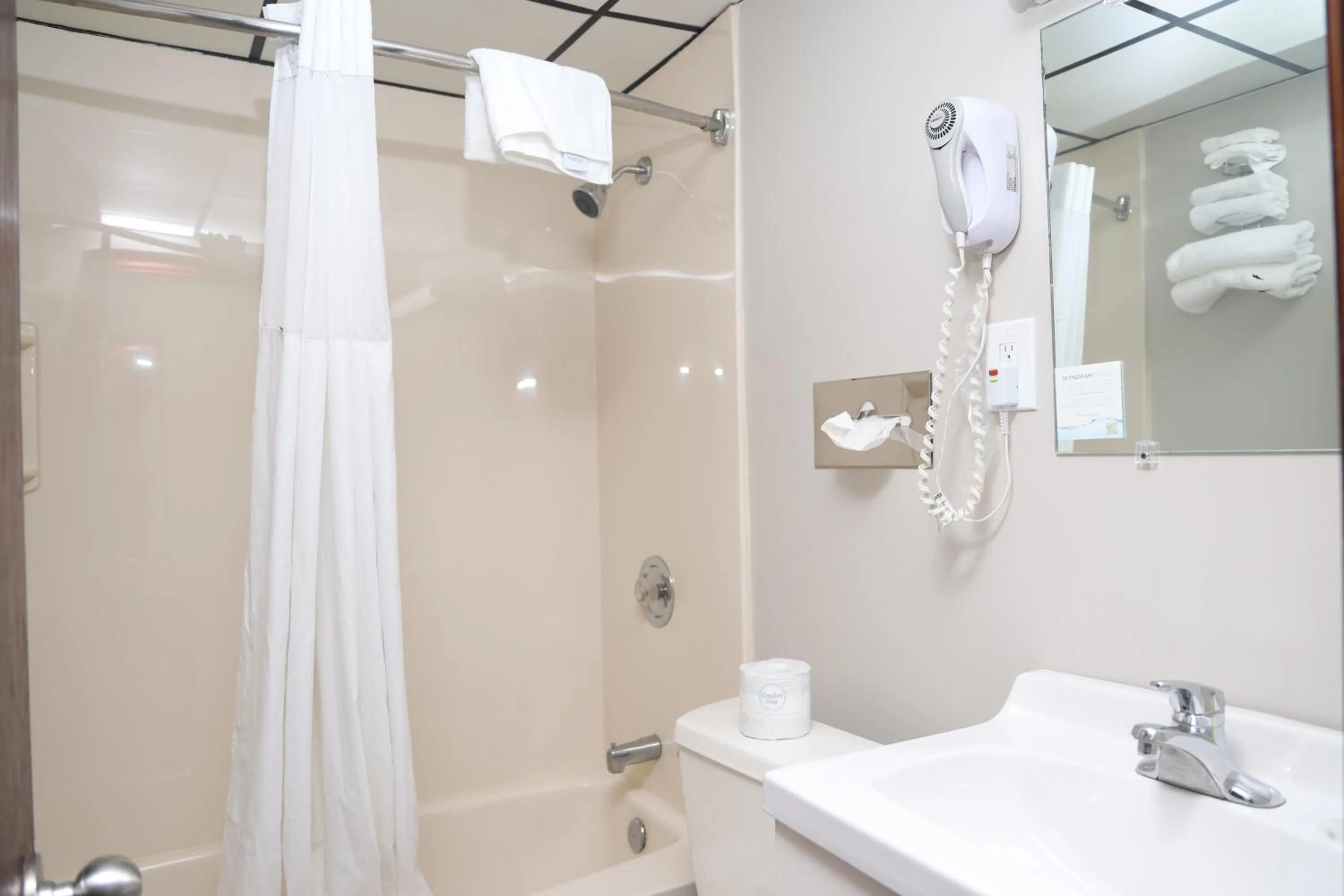 Days Inn by Wyndham Pittsburgh