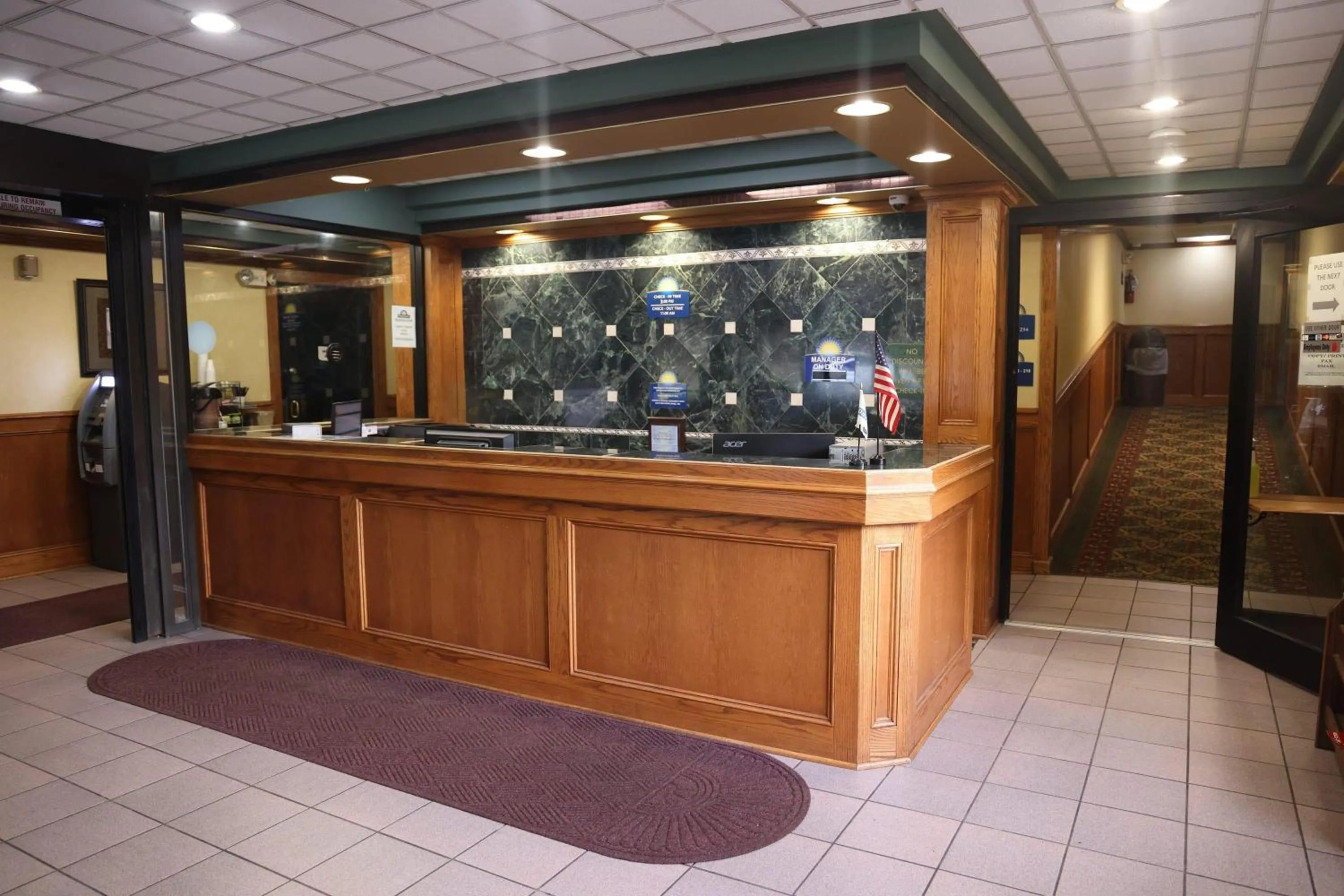 Lobby or reception in Days Inn by Wyndham Pittsburgh
