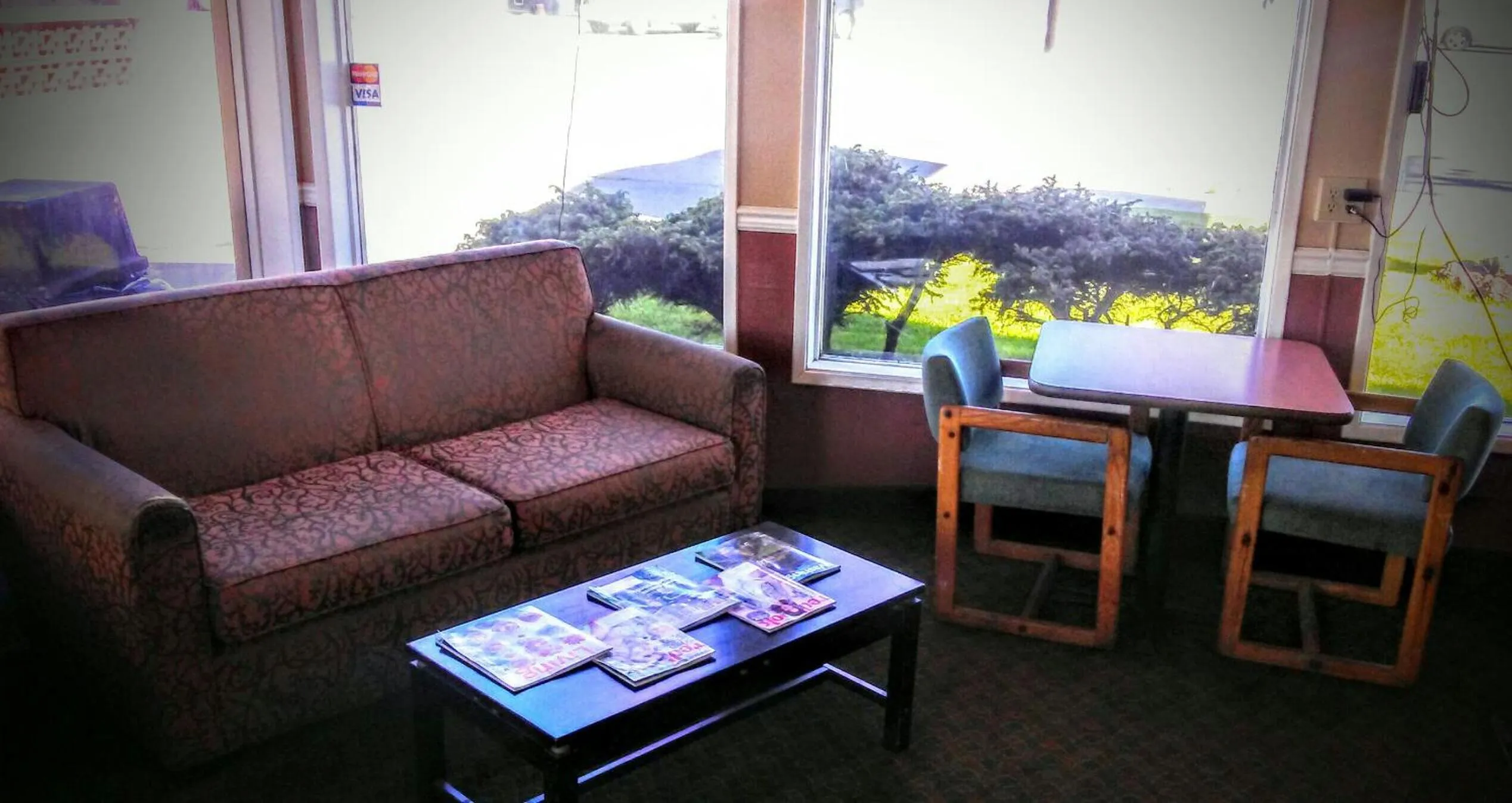 Seating area in Cedars Inn Lewiston